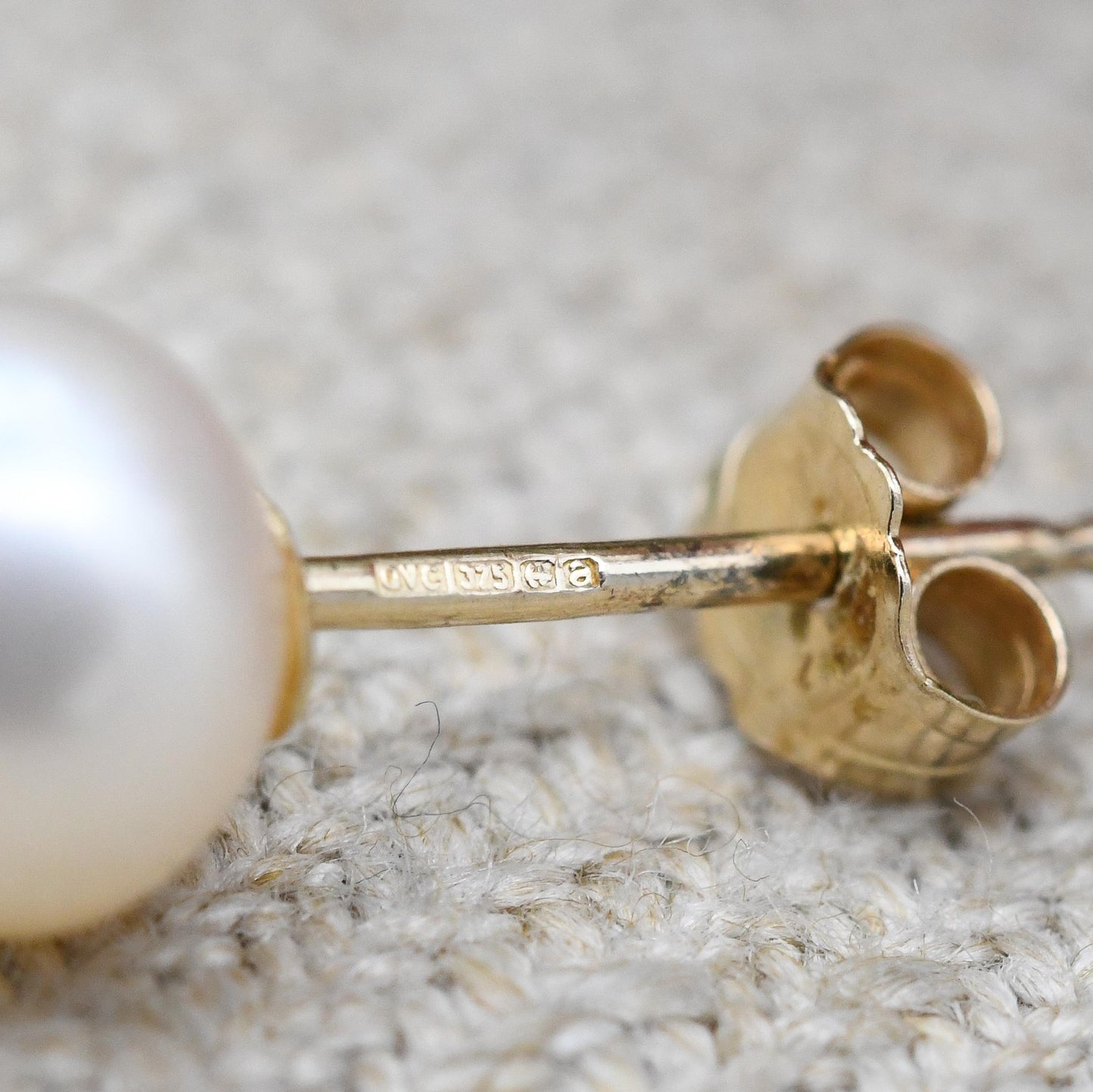 Vintage 9ct Gold Pearl Stud Earrings 2000 Hallmarks - QVC Gemstone Minimalist White Cultured Pearl Round Earrings | Everyday Studs Jewellery