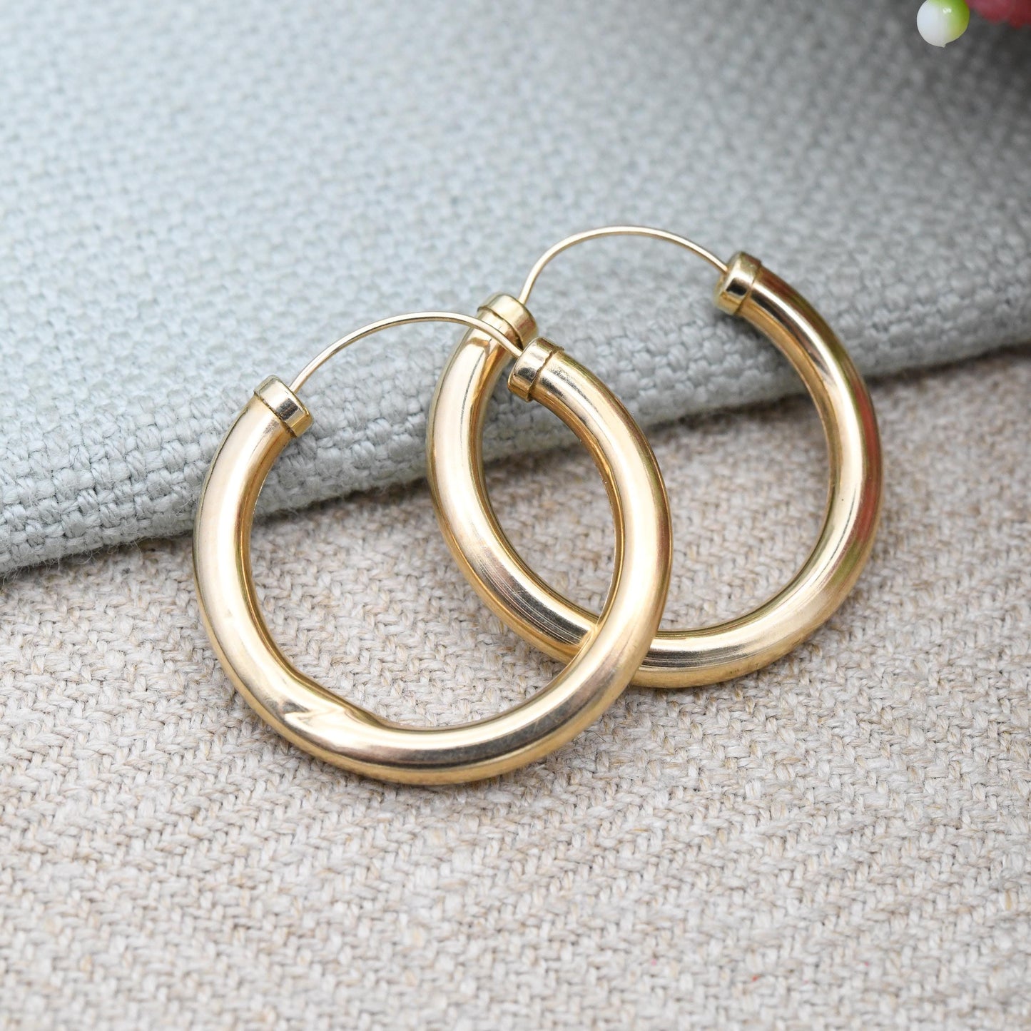 Vintage 9ct Gold Hoop Earrings 25mm Diameter - Yellow Gold Hollow Round Circle Hoops | Minimal Everyday Plain Work Hoops