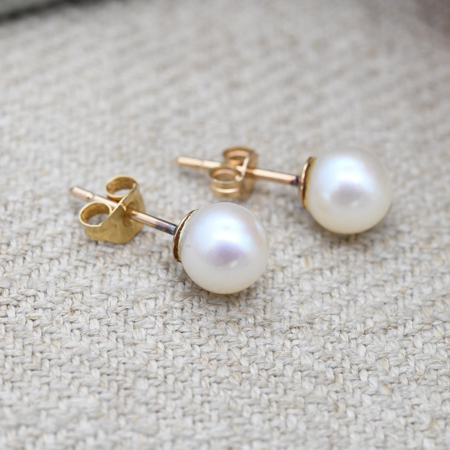 Vintage 9ct Gold Pearl Stud Earrings 7mm - Large Minimalist White Cultured Pearl Round Ball Earrings | Everyday Studs Jewellery for Her