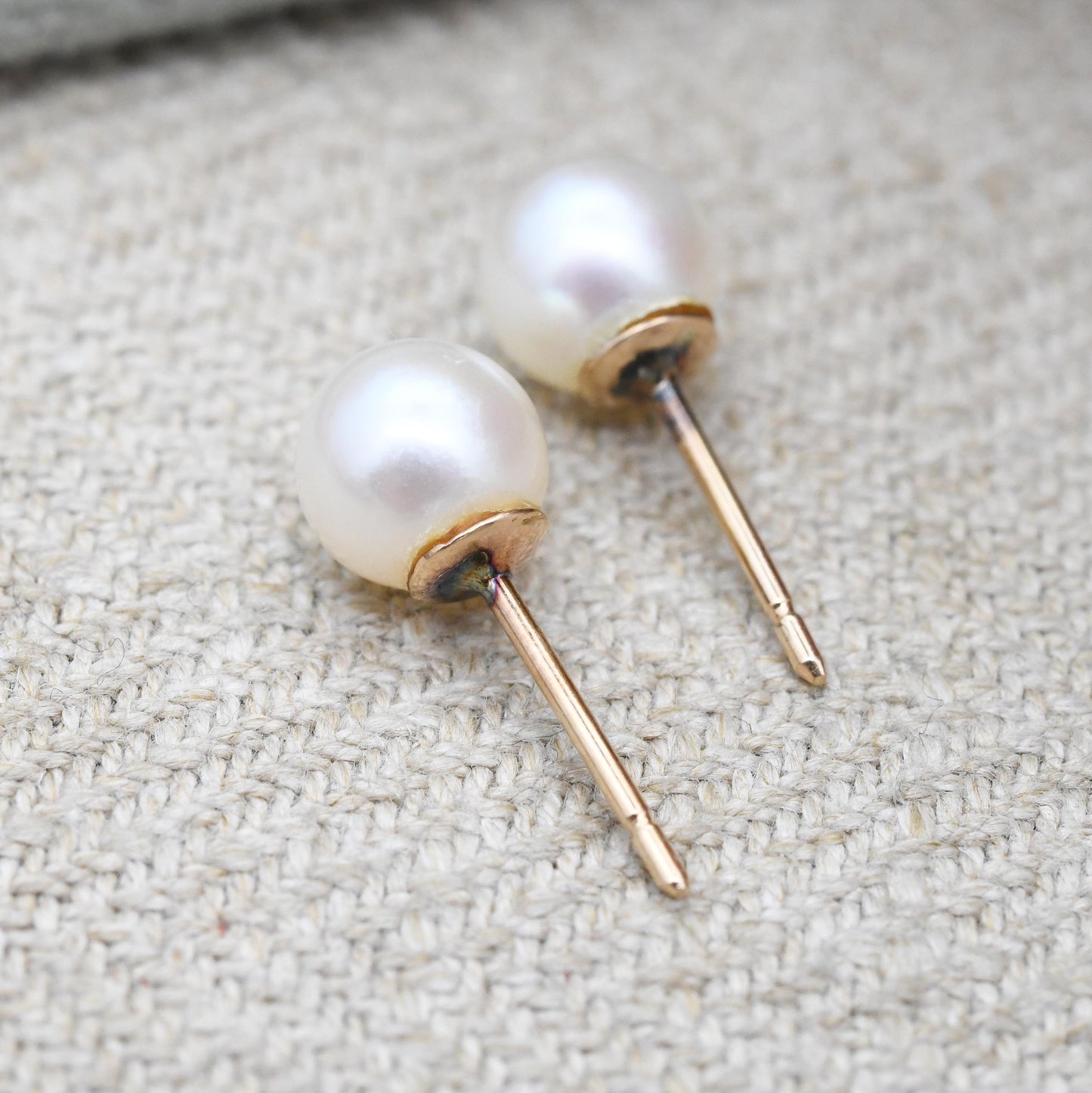 Vintage 9ct Gold Pearl Stud Earrings 7mm - Large Minimalist White Cultured Pearl Round Ball Earrings | Everyday Studs Jewellery for Her