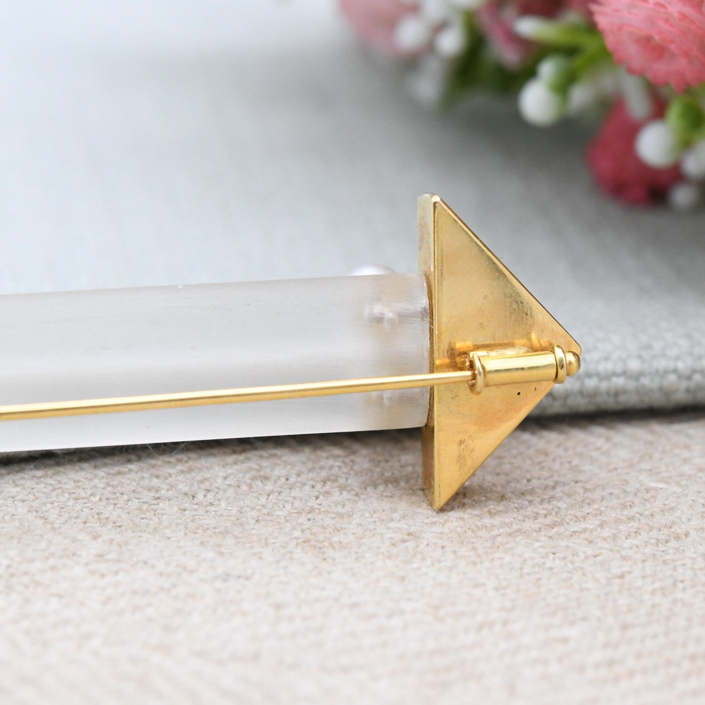 Vintage 18ct Gold Arrow Bar Brooch with Rock Crystal Coral Pearl - Cupid's Arrow Dart Statement Mid-Century Jewellery | Carved Coral Flower