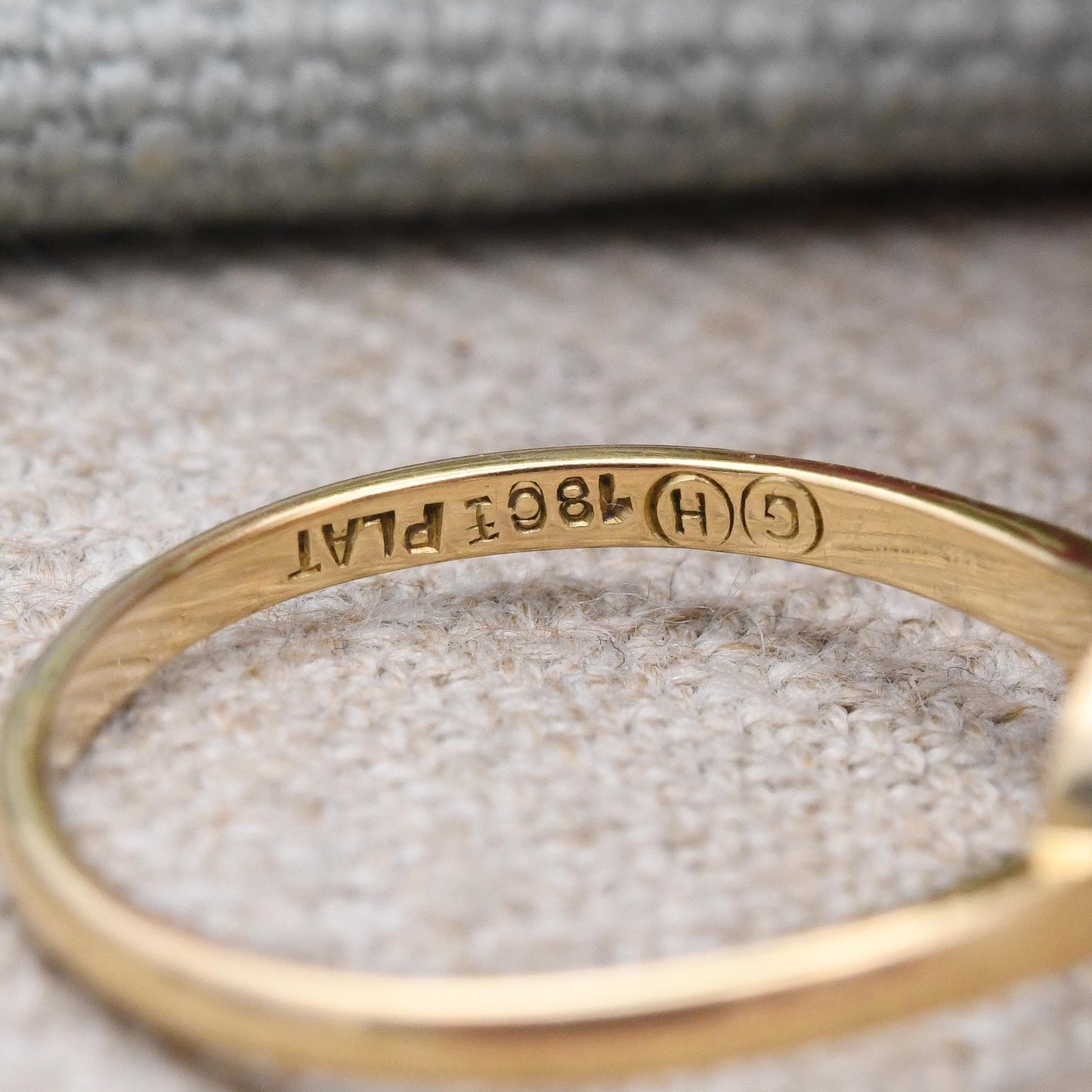 Vintage 18ct Gold and Platinum Diamond Ring Three Stone Twist - Pretty 20th Century Engagement Ring c 1930 | UK Size - O 1/2 US Size - 7 1/4