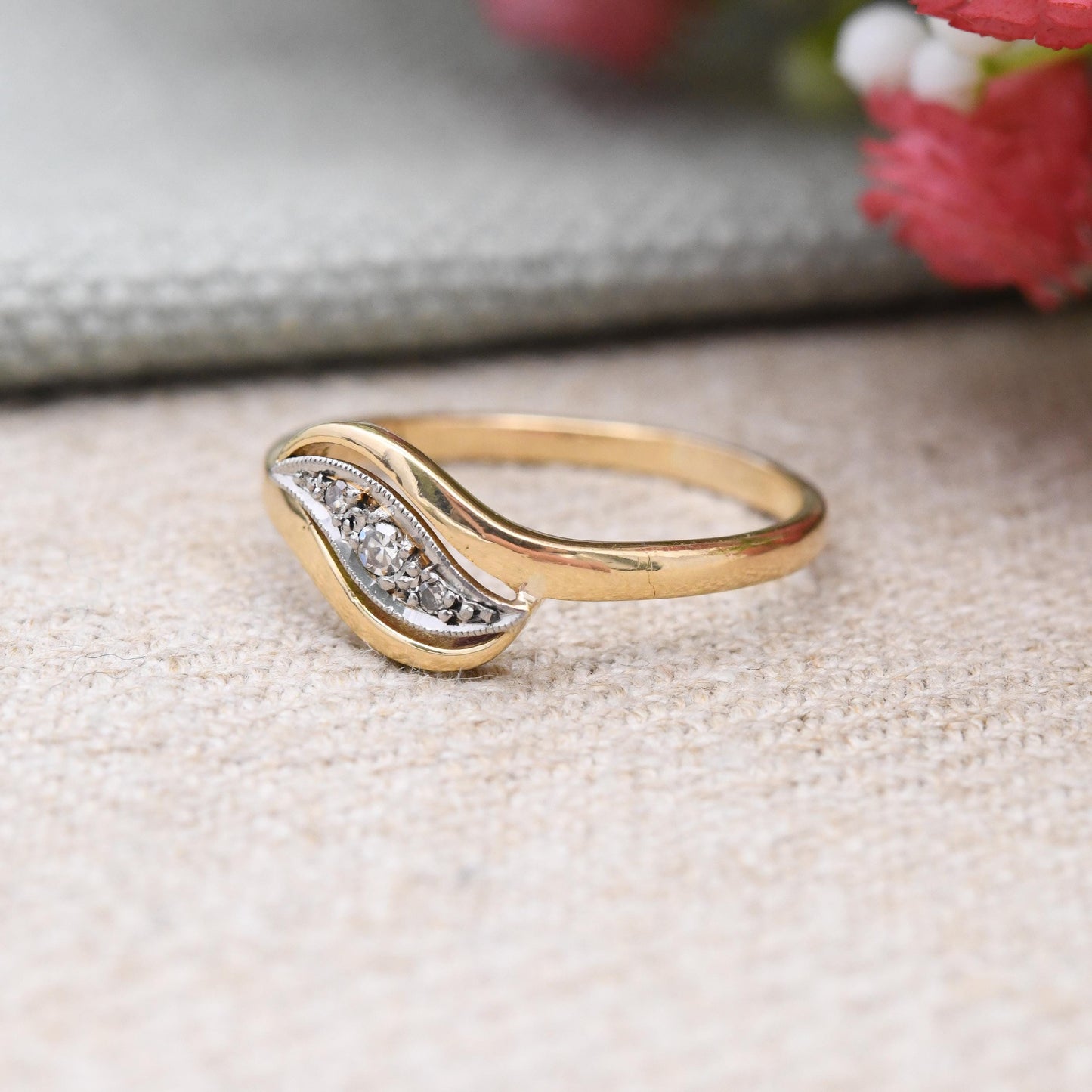 Vintage 18ct Gold and Platinum Diamond Ring Three Stone Twist - Pretty 20th Century Engagement Ring c 1930 | UK Size - O 1/2 US Size - 7 1/4