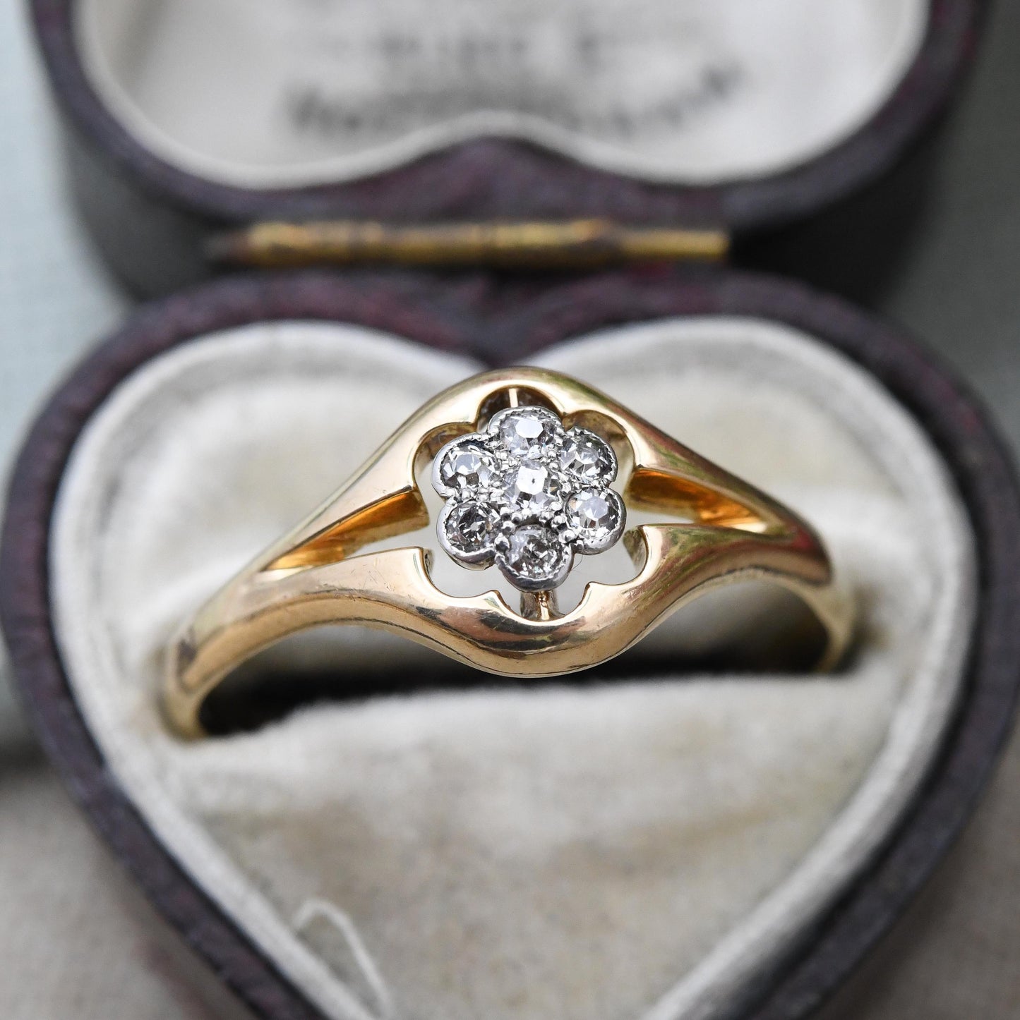 Antique 18ct Gold Diamond Daisy Ring c. 1910s Edwardian - 20th Century Pretty Floral Cluster Engagement Ring | UK Size - P 1/2 | US Size - 8