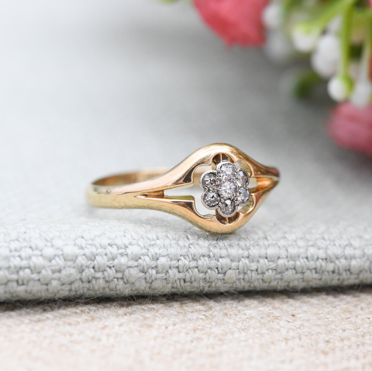 Antique 18ct Gold Diamond Daisy Ring c. 1910s Edwardian - 20th Century Pretty Floral Cluster Engagement Ring | UK Size - P 1/2 | US Size - 8