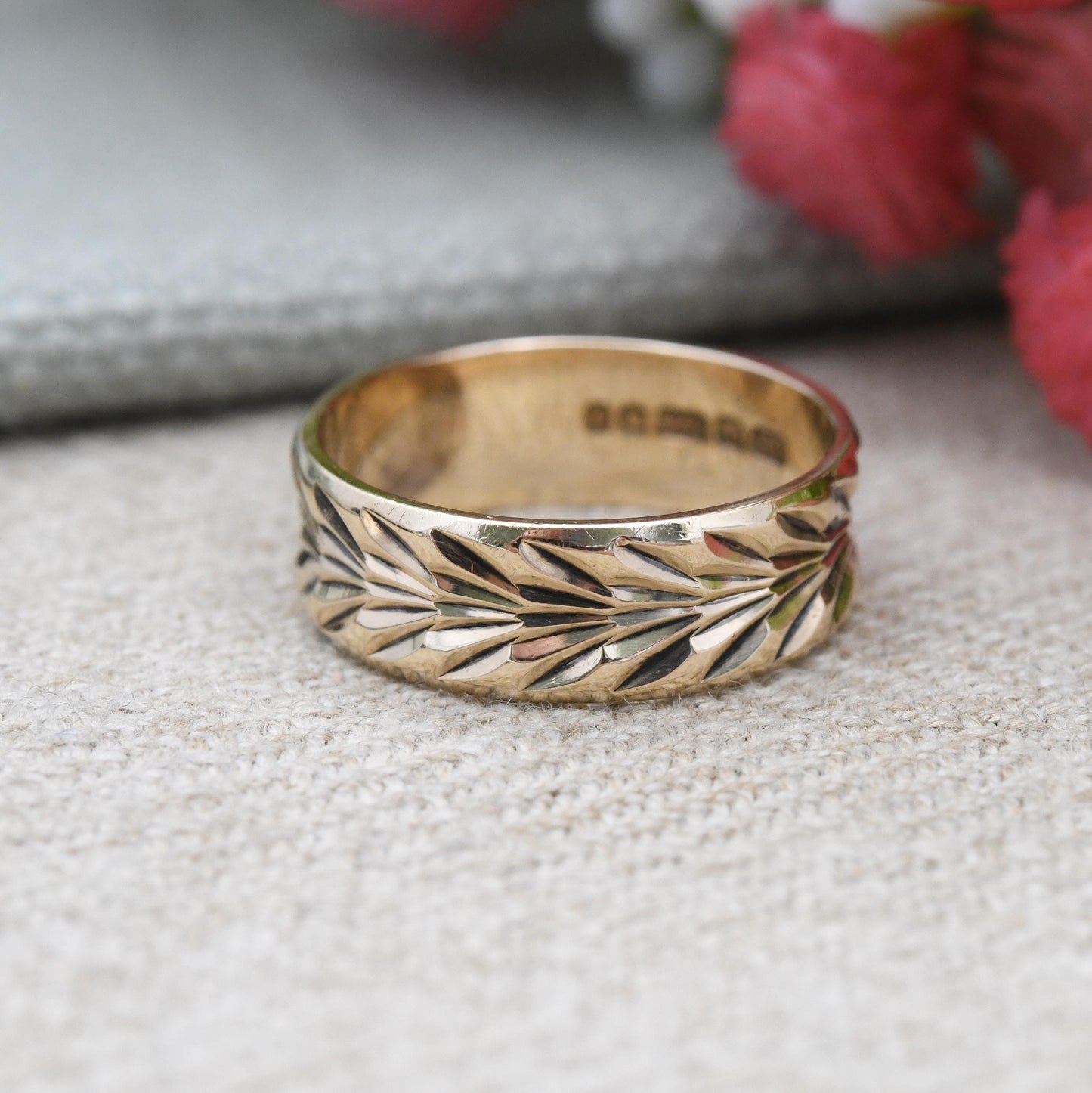 Vintage 9ct Gold Textured Band Ring 1980 - Unisex Diamond Cut Mid-Century Pinkie | Pretty Wedding Wide Band | UK Size - L | US Size - 5 3/4