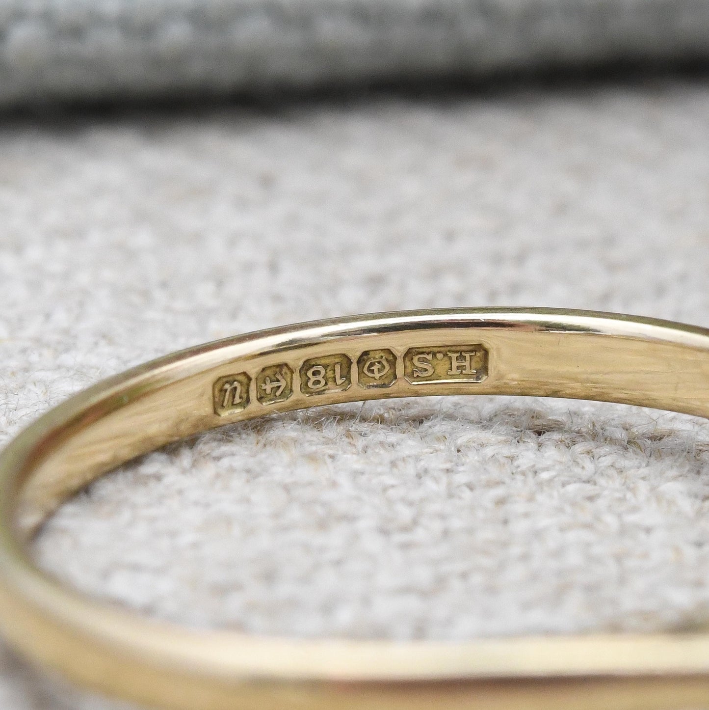 Vintage 18ct Gold Sapphire and Diamond Halo Ring 1994 - Blue Stone Engagement Ring | Yellow Gold Jewellery | UK Size - P 1/2 US Size - 7 3/4