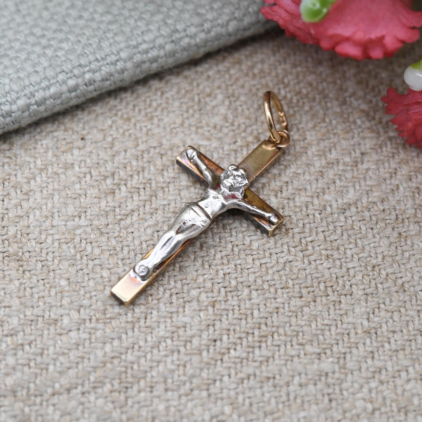 Antique 9ct Gold Jesus on the Cross Pendant Two Tone - Solid Yellow Gold White Gold Gift for Christening Baptism 3D Image Christian Pendant