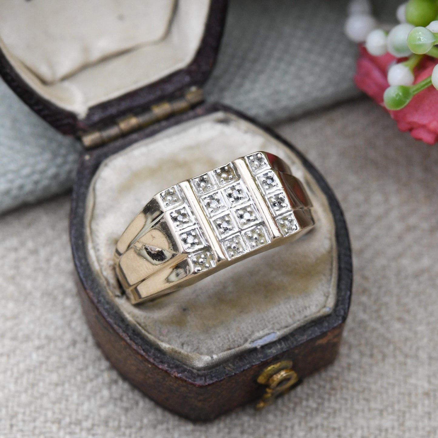 Vintage 9ct Gold Diamond Signet Ring White Gold Setting - Unisex Solid Yellow Gold Jewellery Gift for Him | UK Size - S | US Size - 9 1/4