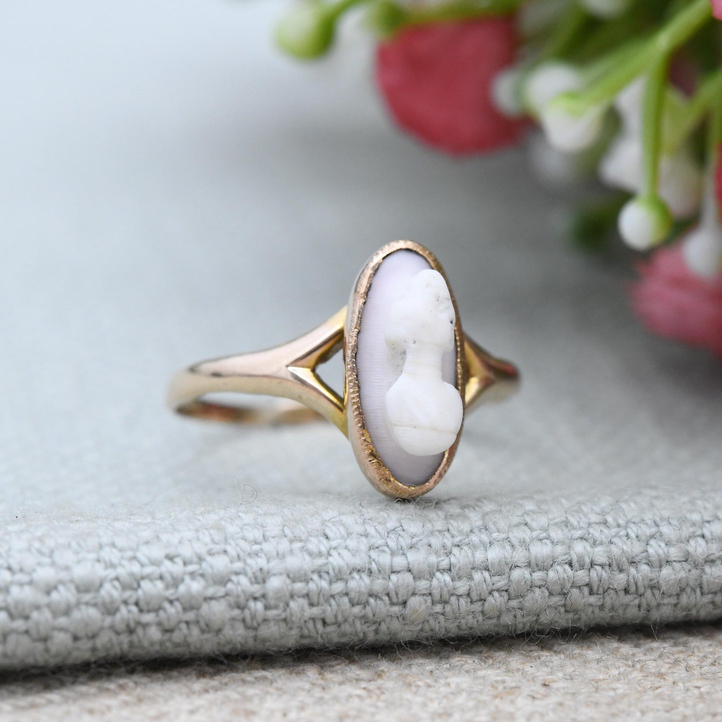 Vintage 10ct Gold Cameo Ring Angel Skin Coral Pale Pink Shell High Relief Carved Portrait - Oval Shell Bust | UK Size - N | US Size - 6 3/4