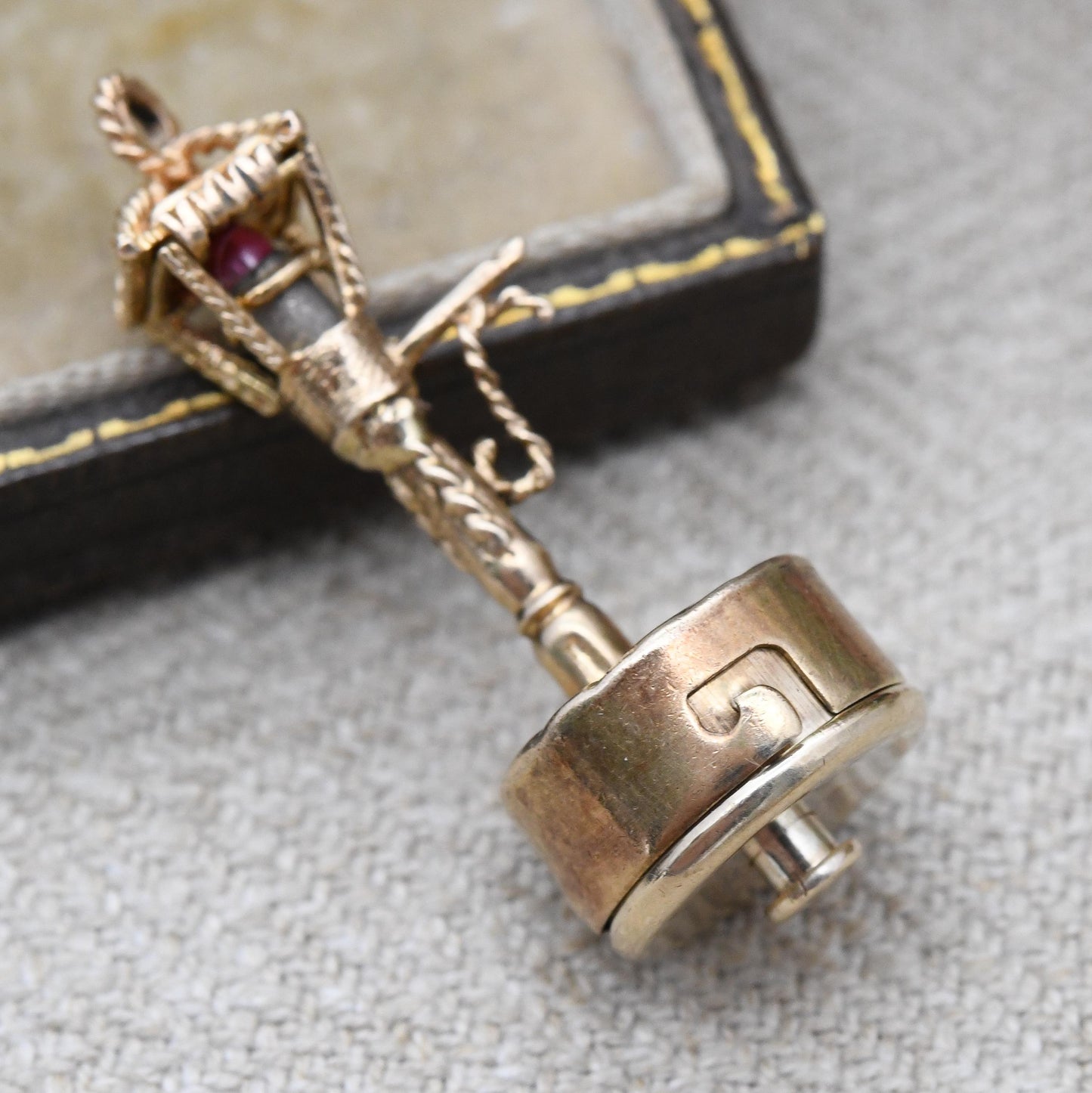 Vintage 9ct Gold Mechanical Street Lamp Charm Pendant 1964 Zem - with Battery Light | Quality Solid Gold Charm for Bracelet Necklace Stack