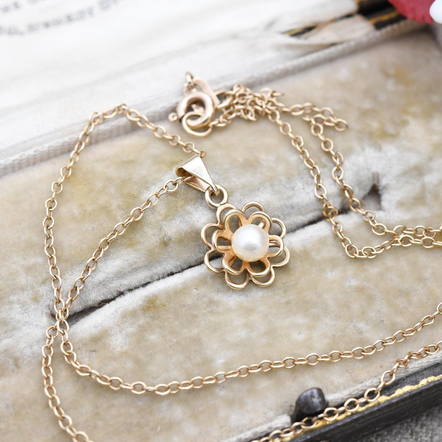 Vintage 9ct Gold Pearl Flower Pendant Necklace - Pretty Solid Gold Necklace Charm Gemstone Gift for June Birthday Birthstone | Cable Chain