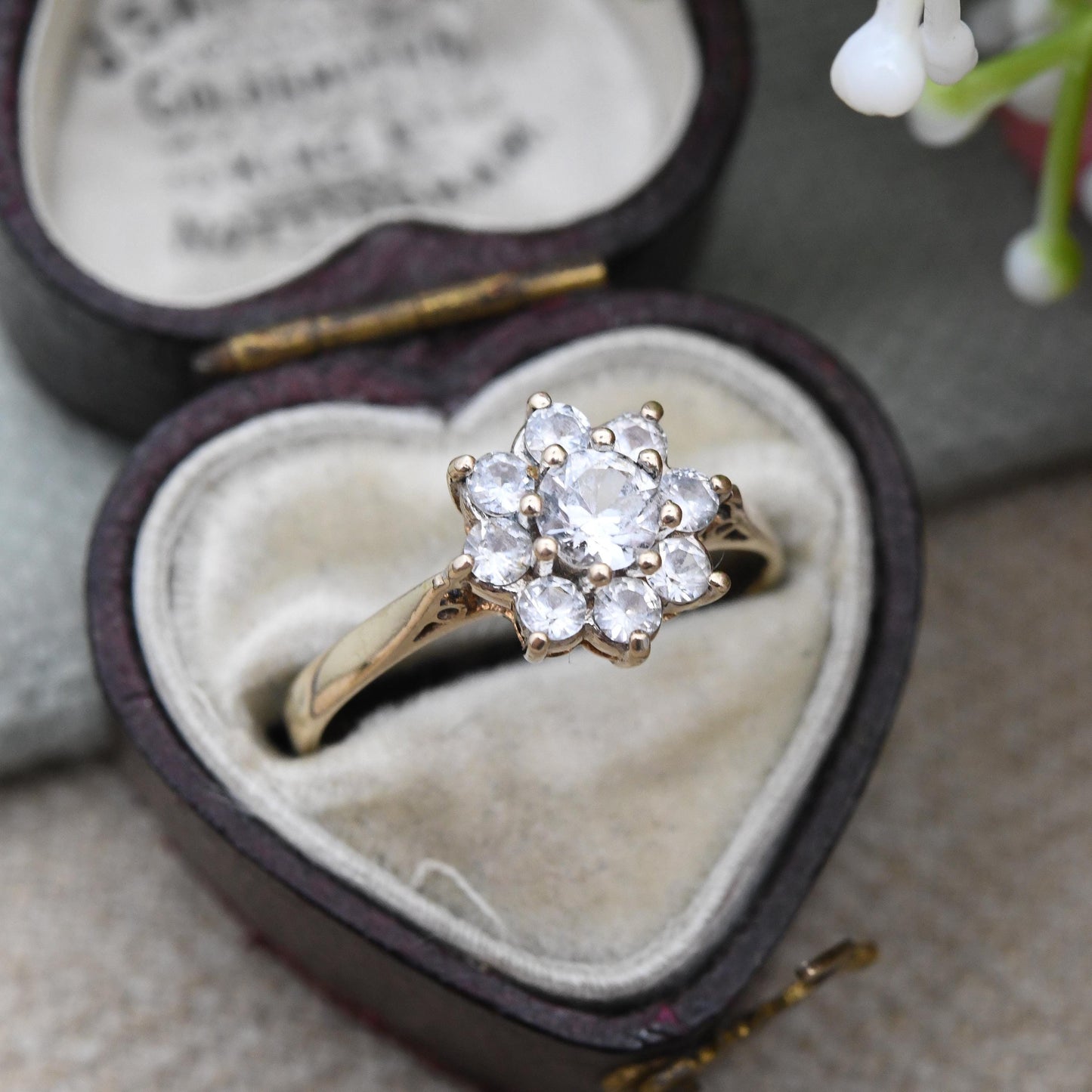 Vintage 9ct Gold Cluster Ring with White Stone Flower - Floral Gold Jewellery Gift for Her | Cocktail Ring | UK Size - N | US Size - 6 3/4