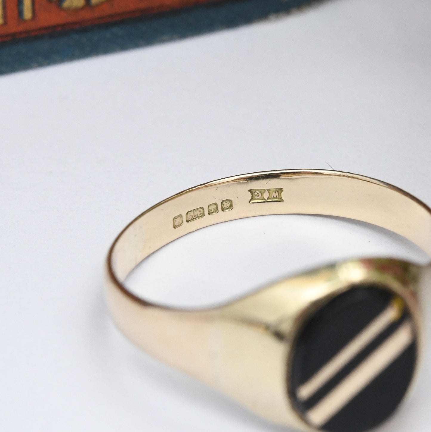 Vintage 9ct Gold Onyx Signet Ring 1990 with Double Gold Stripes - Mid-Century Unisex Jewellery Gift for Him | UK Size - U | US Size - 10