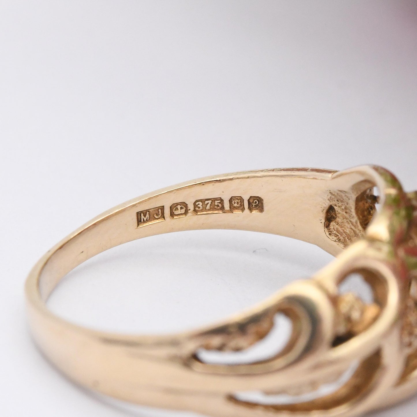 Vintage 9ct Gold Ring with Open Waves Design 1985 - Openwork Stylised Ring | Modernist Figural Shapes | UK Size - M 1/2 | US Size - 6 1/2