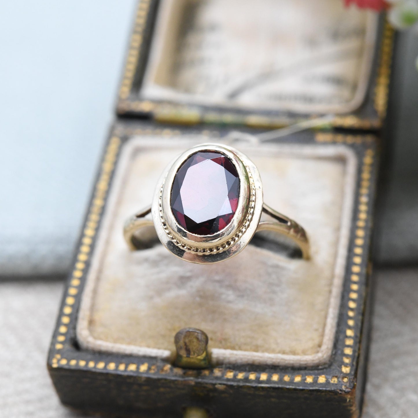Vintage 9ct Gold Garnet Signet Ring 1999 - Statement Faceted Large Red Gemstone Gold Jewellery Gift | UK Size - P | US Size - 7 1/2
