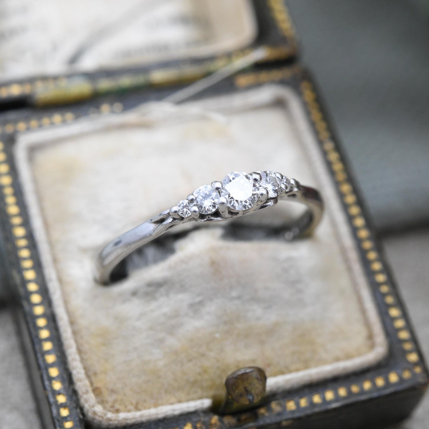 Vintage 9ct White Gold Diamond Ring - Graduated 5 Stone Engagement Wedding Stacking Ring Jewellery Gift | UK Size - O | US Size - 7 1/4