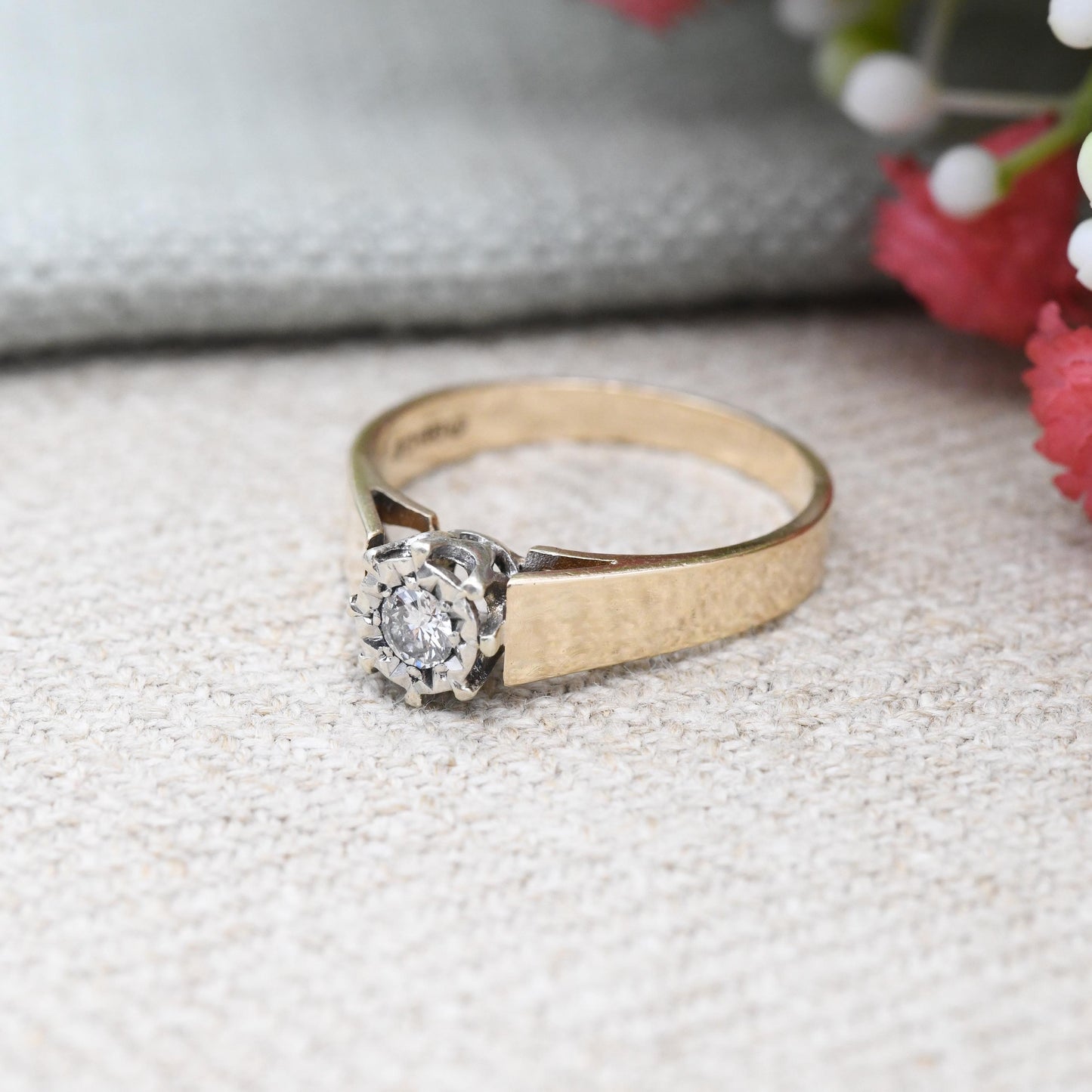 Vintage 9ct Gold Diamond Solitaire Ring 1975 - Star Illusion Set Stone Ring | Statement Dress Ring Mid-Century | UK Size - O US Size - 7 1/4