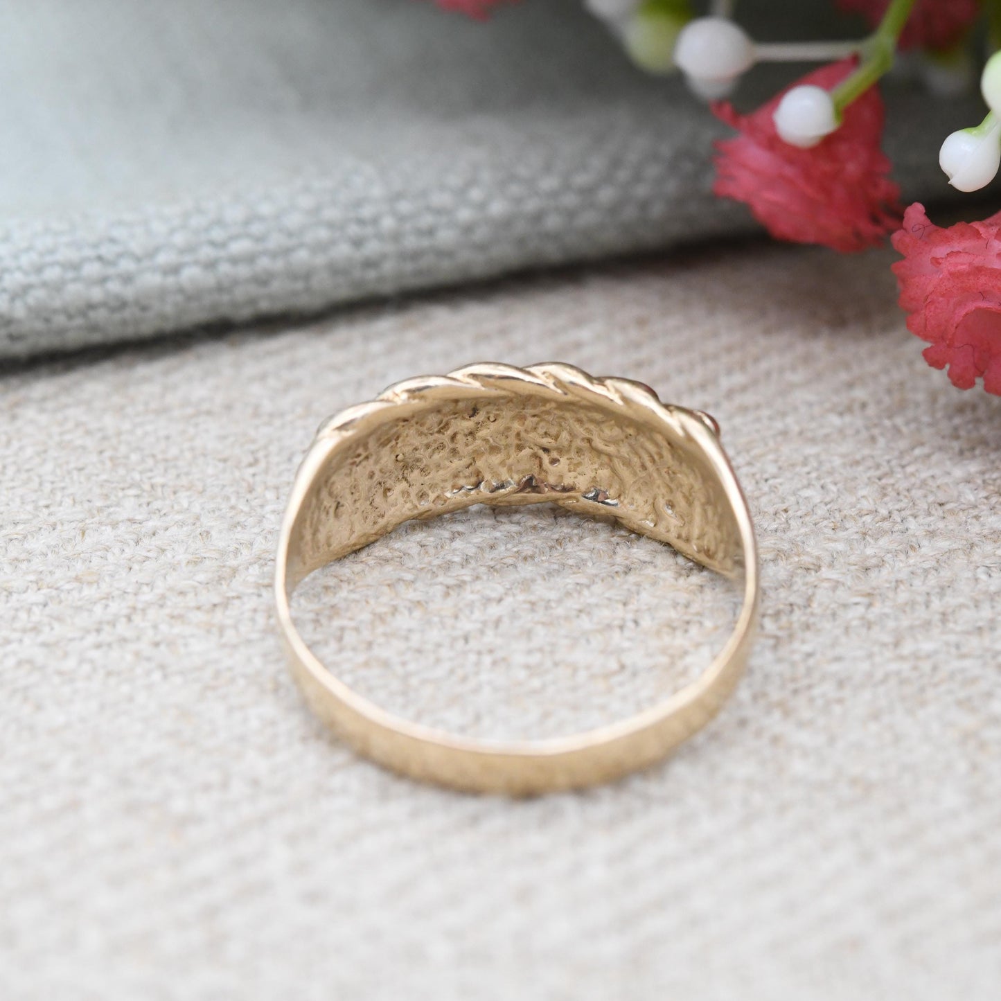 Vintage 9ct Gold Keeper Ring 1991 - Three Row Textured Knotted Band Love Symbol | Everyday Gold Jewellery | UK Size - V | US Size - 10 1/2