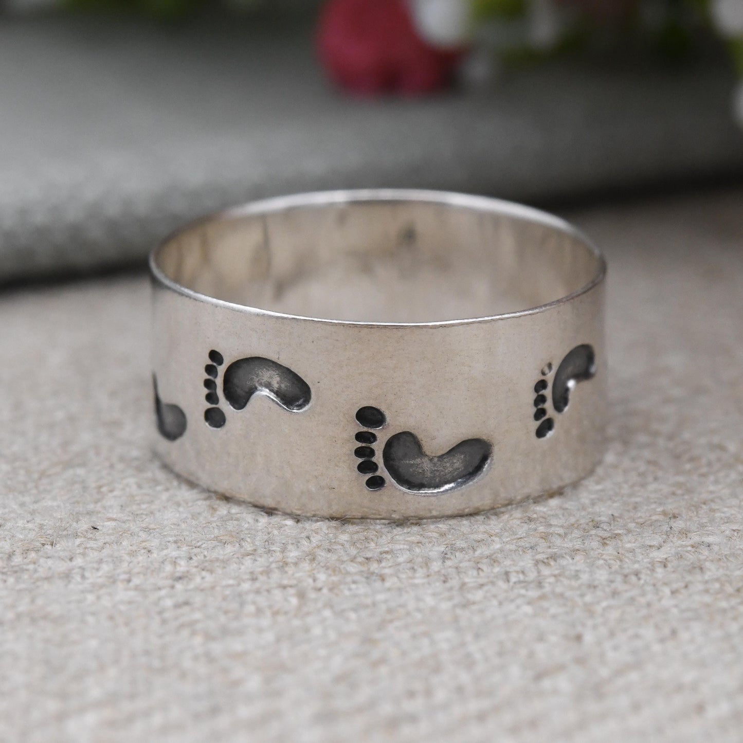 Vintage Sterling Silver Footprints Band Ring - Wide Band Minimal Style Everyday Unisex Silver Jewellery | UK Size - W | US Size - 11