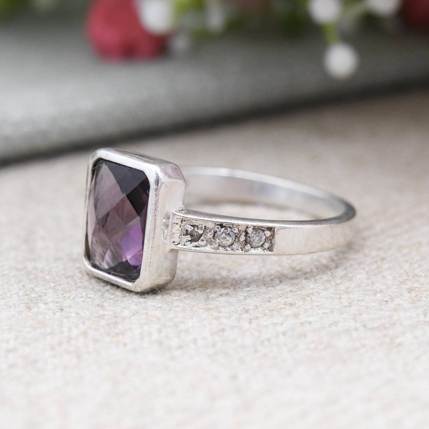 Sterling Silver Purple Stone Solitaire Ring with Clear Side Stones - Large Faceted Purple Rectangle Solitaire | UK Size - S | US Size - 9