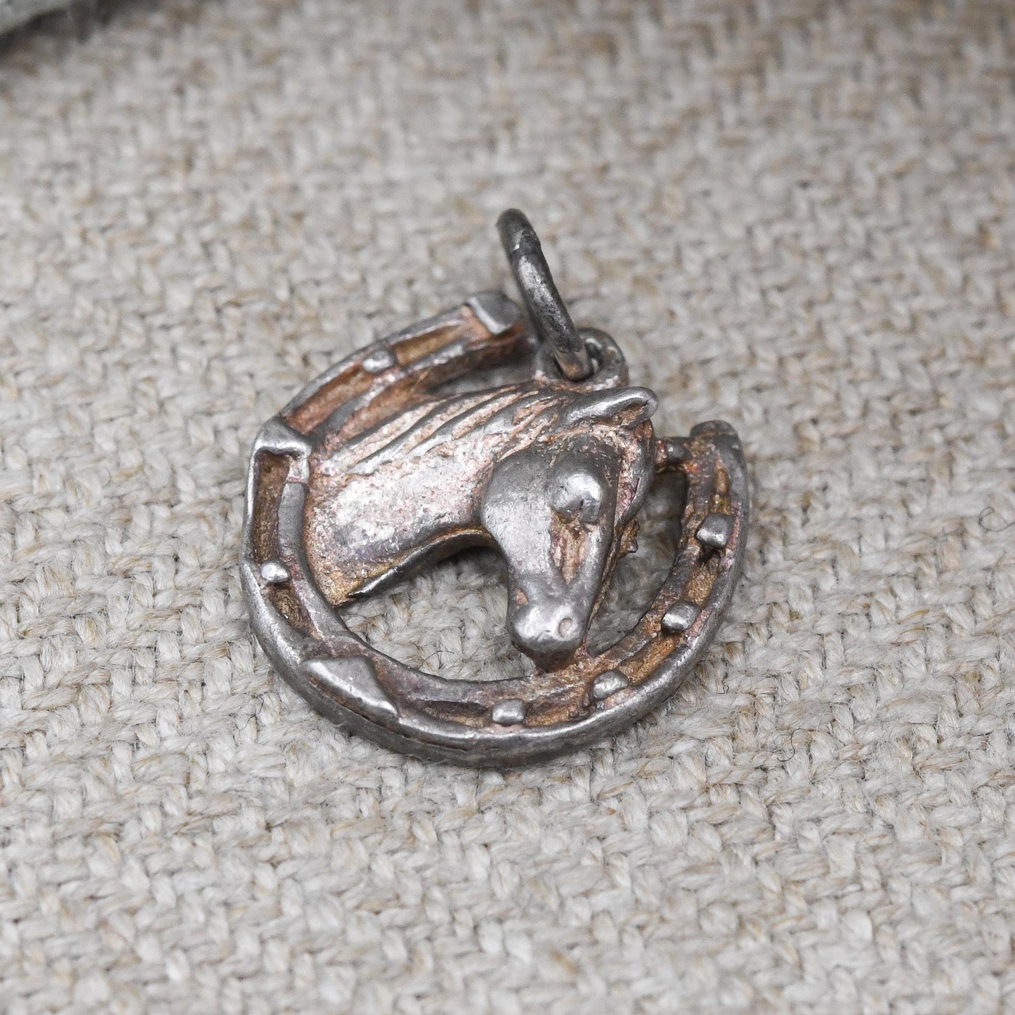 Vintage Sterling Silver Horse Head in Horse Shoe Charm Pendant - Good Luck Animal Jewellery | Horse Girl Gift | Charm Bracelet Necklace