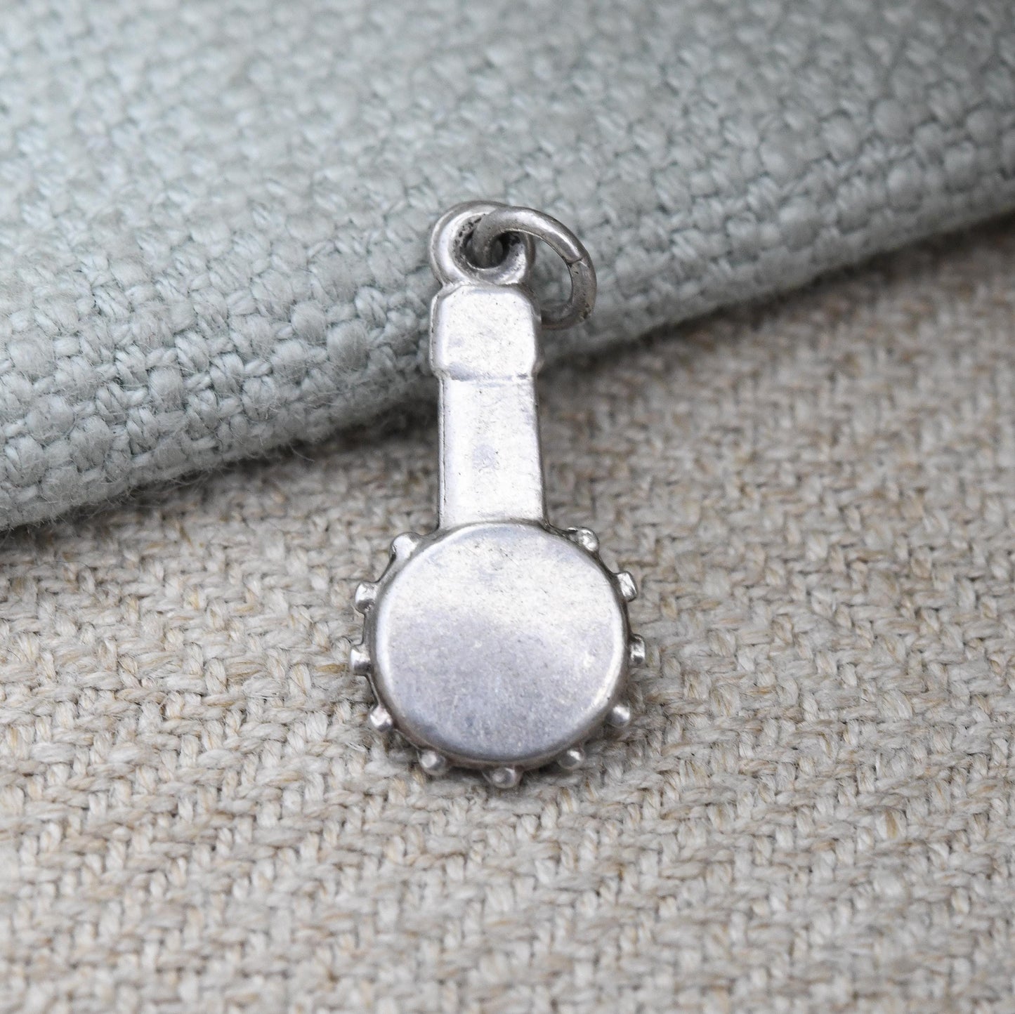 Vintage Sterling Silver Banjo Charm Pendant - Cute Little Silver Instrument with Strings Music Theme Jewellery Gift for Musician Bracelet