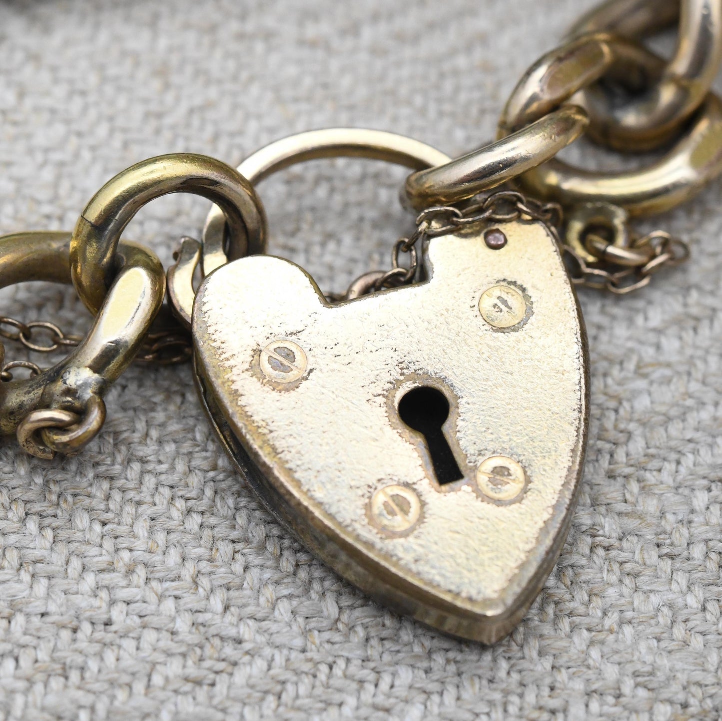 Vintage 9ct Rolled Gold Bracelet with Heart Padlock Clasp c. 1950s - Chunky Jewellery Empty Charm Bracelet | with Safety Chain | Metal Core