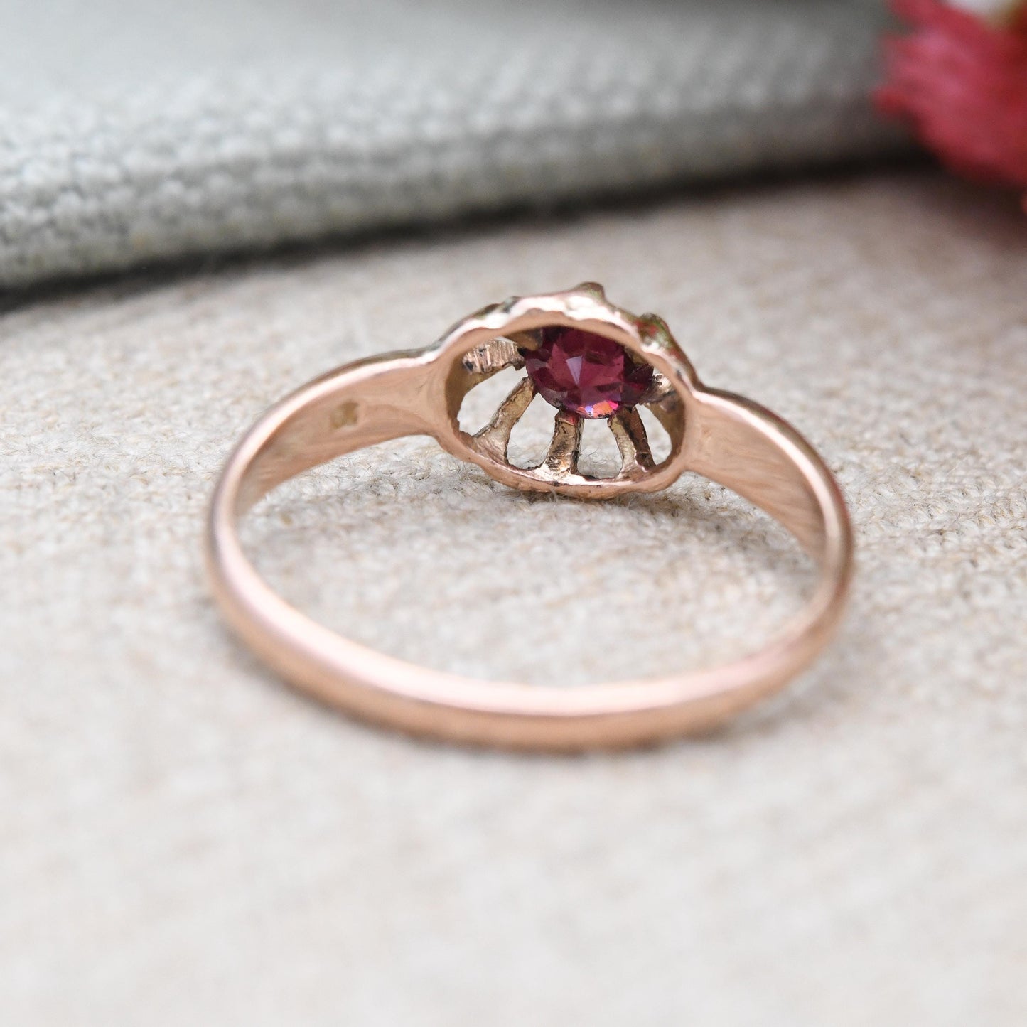 Antique 9ct Gold Garnet Ring 1919 Claw Set Solitaire - Chester Hallmarks Rose Gold Red Faceted Stone Solitaire | UK Size N 1/2 US Size 6 3/4