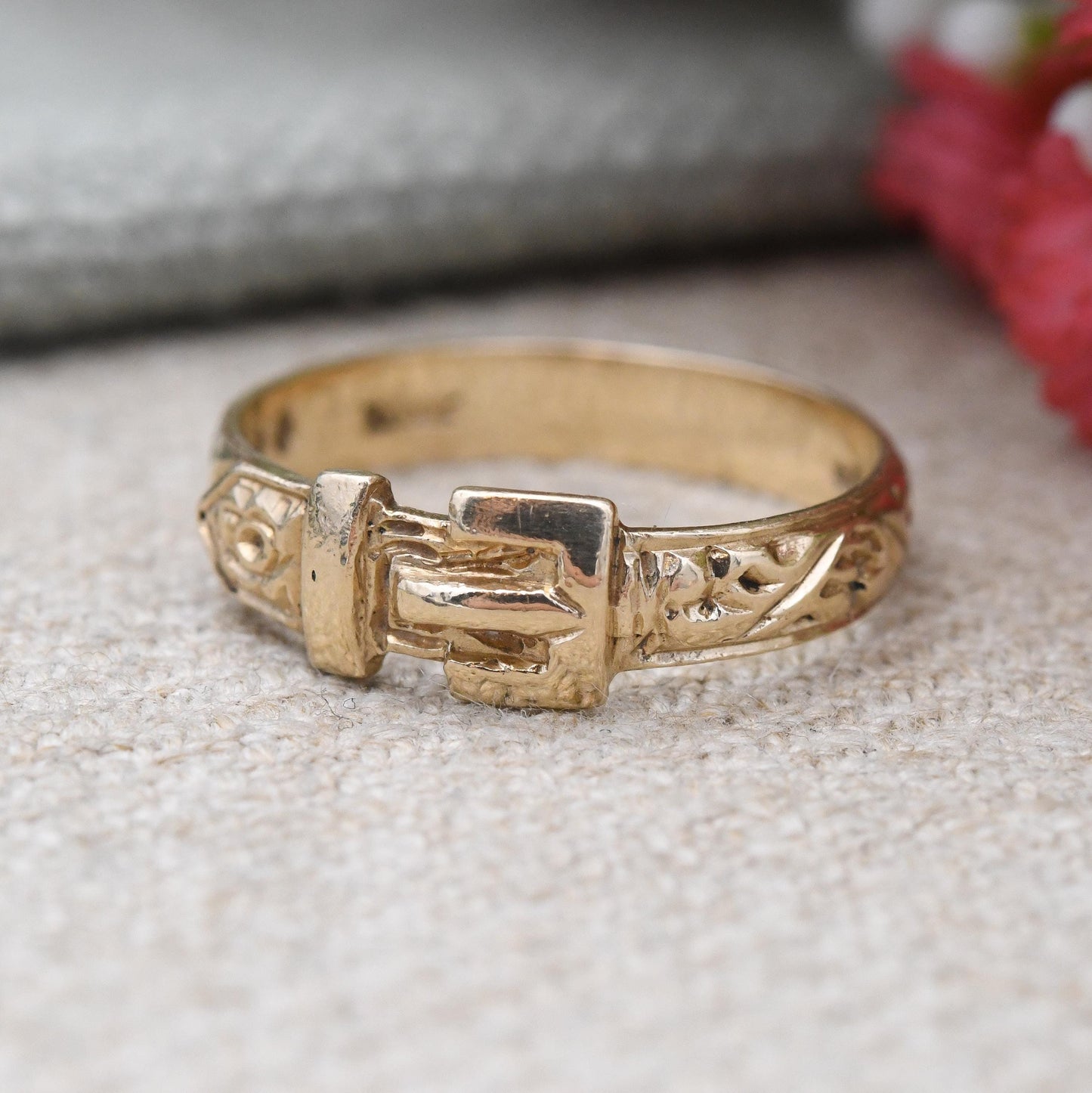 Vintage 9ct Gold Buckle Ring 1982 with Ornate Scrolling Design - Victorian Style Belt Buckle Gold Band | UK Size - M 1/2 | US Size - 6 1/2