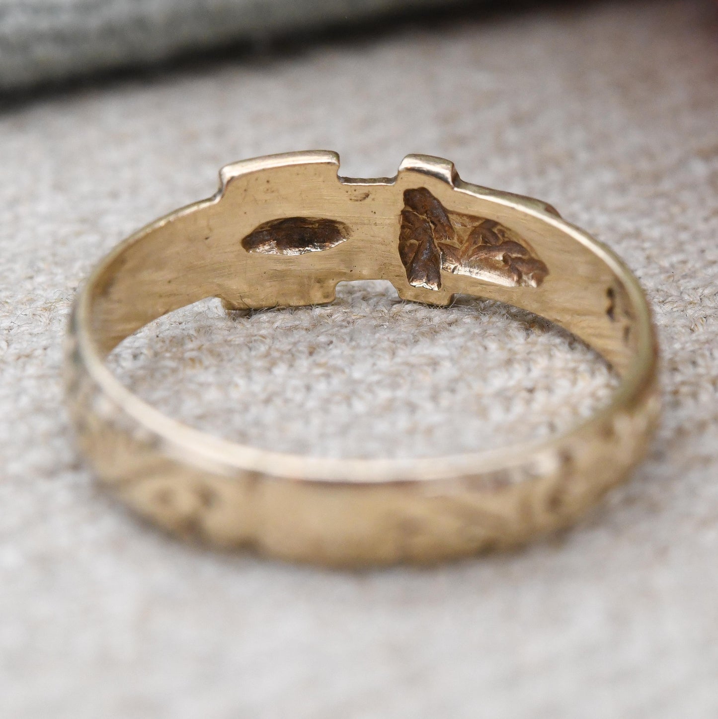 Vintage 9ct Gold Buckle Ring 1982 with Ornate Scrolling Design - Victorian Style Belt Buckle Gold Band | UK Size - M 1/2 | US Size - 6 1/2