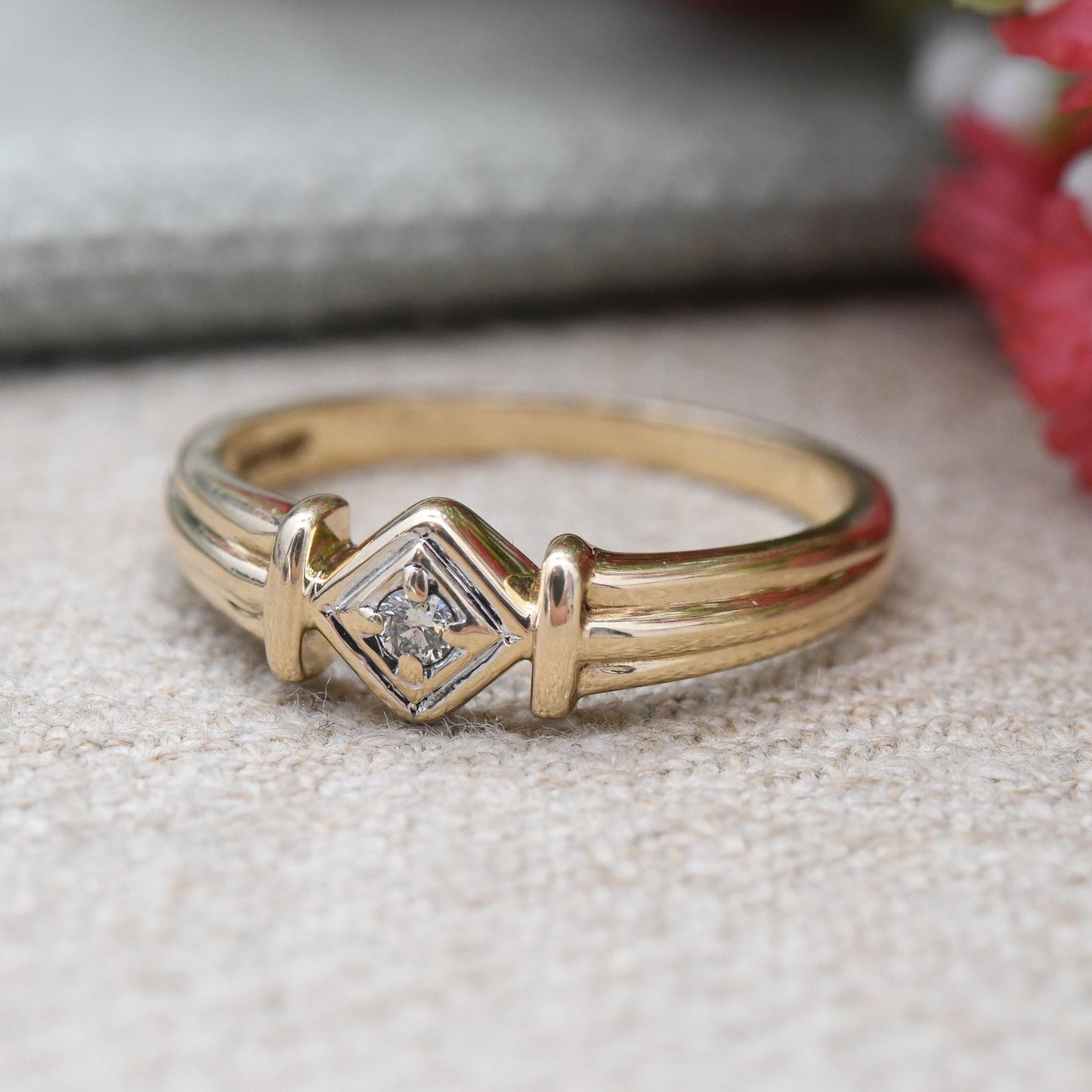 Vintage 9ct Gold Diamond Solitaire Ring Diamond Shape Setting - Contemporary Yellow Gold Engagement Ring | UK Size - P | US Size - 7 3/4