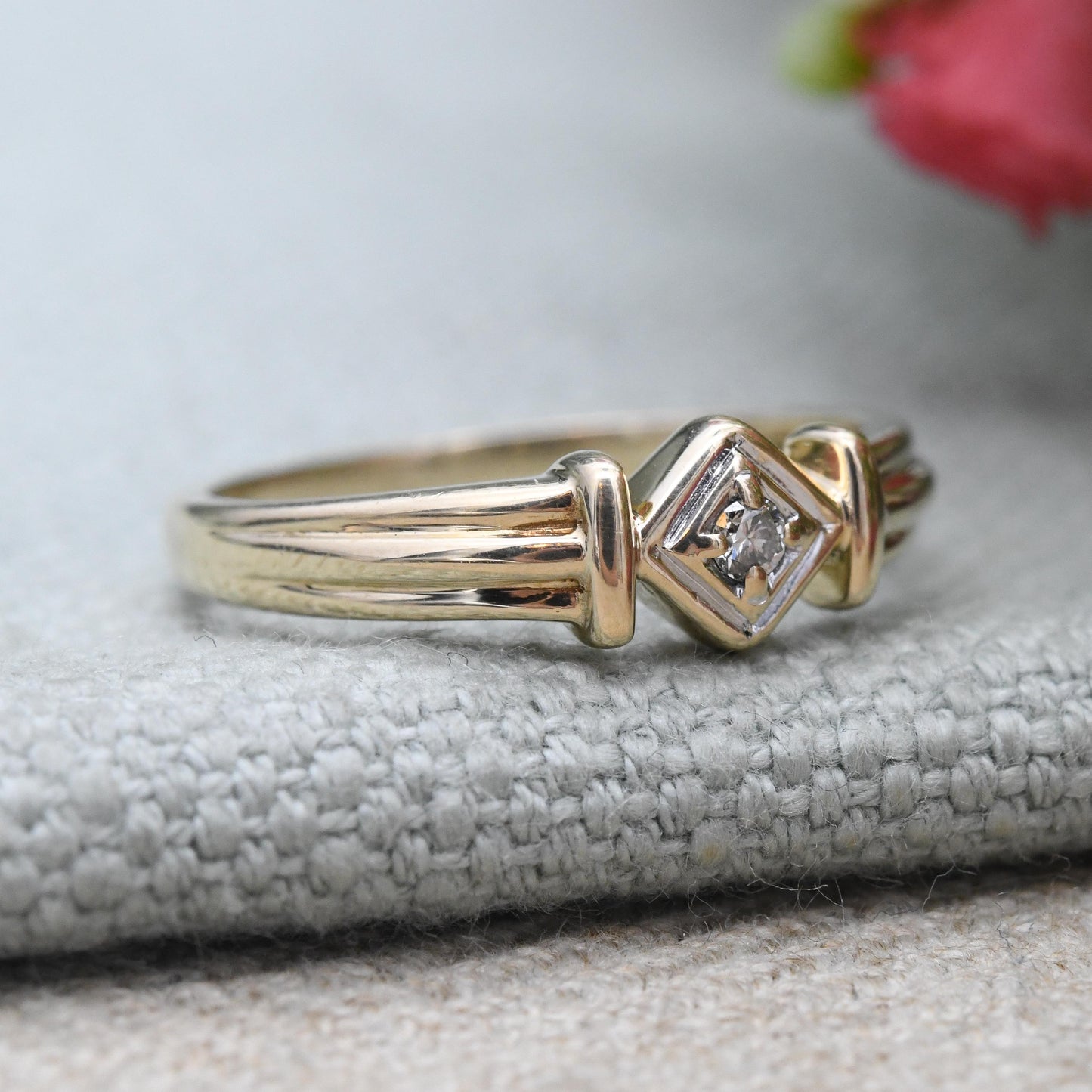 Vintage 9ct Gold Diamond Solitaire Ring Diamond Shape Setting - Contemporary Yellow Gold Engagement Ring | UK Size - P | US Size - 7 3/4