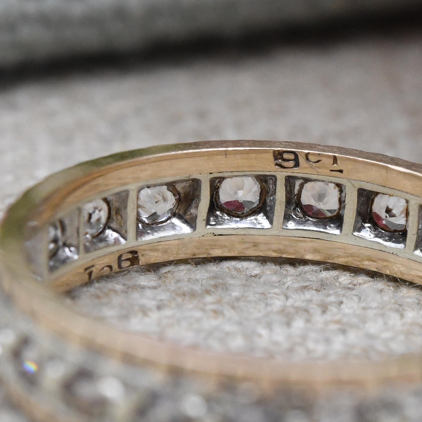 Vintage 9ct Gold Eternity Ring with Clear Stones c. 1950s - Two-Tone Mid-Century Band Stacking Ring Wedding | UK Size - M | US Size - 6 1/4