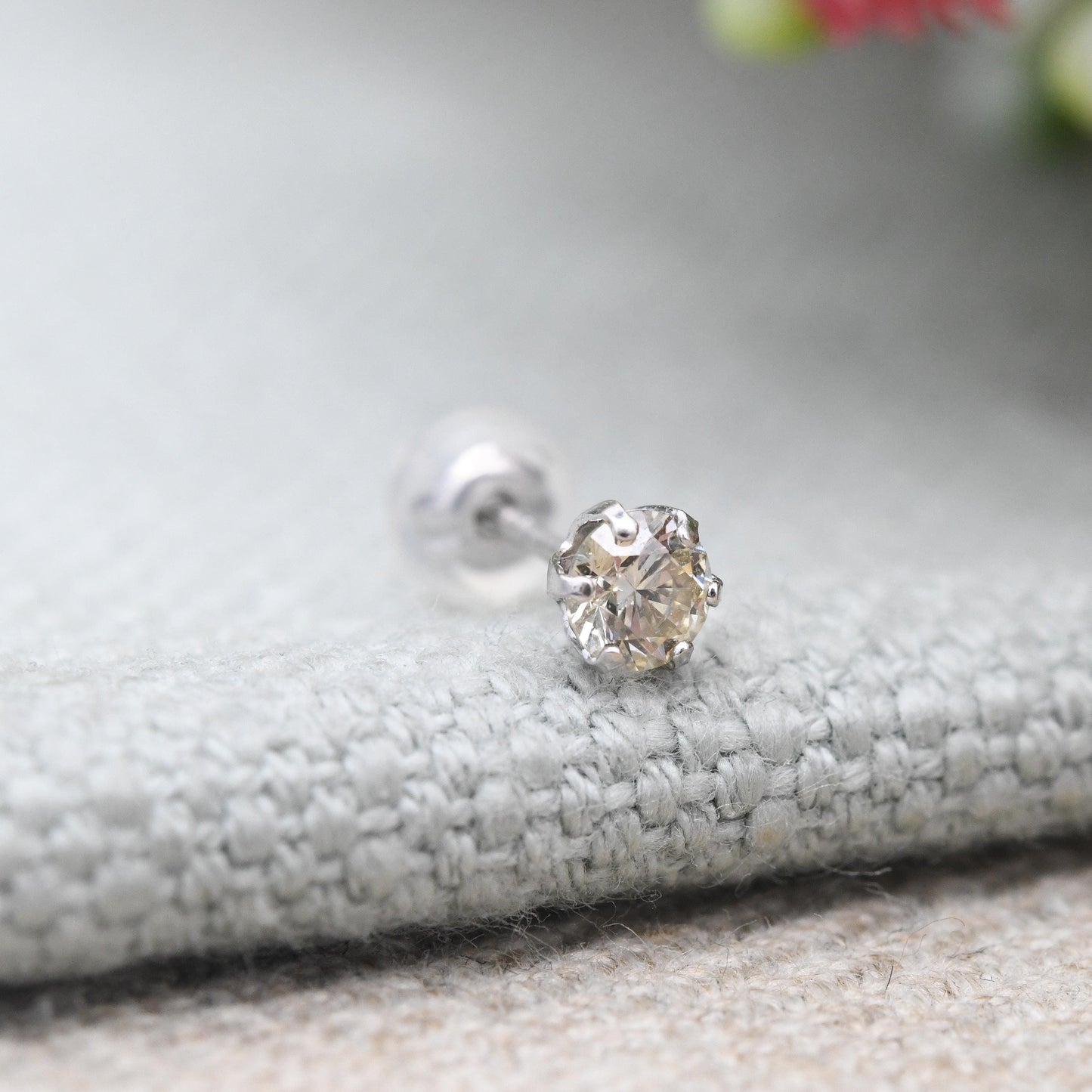 18ct White Gold Diamond Stud Earring Single 25 Points 0.25 Carat - Champagne Gemstone | Unisex Everyday Stud Earring | Rubber Butterfly Back