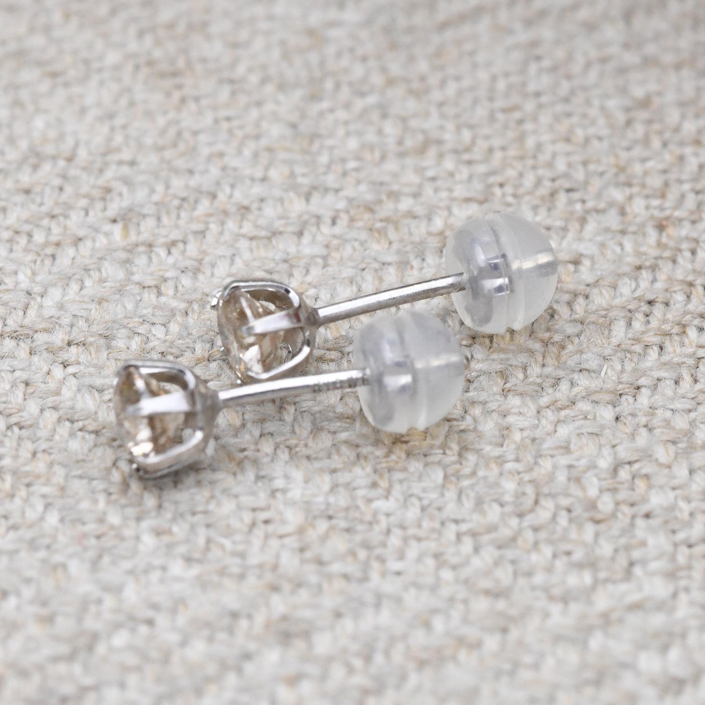 18ct White Gold Diamond Stud Earrings 30 Points 0.30 Carats - Champagne Gemstone | Unisex Everyday Jewellery Gift | Rubber Butterfly Back