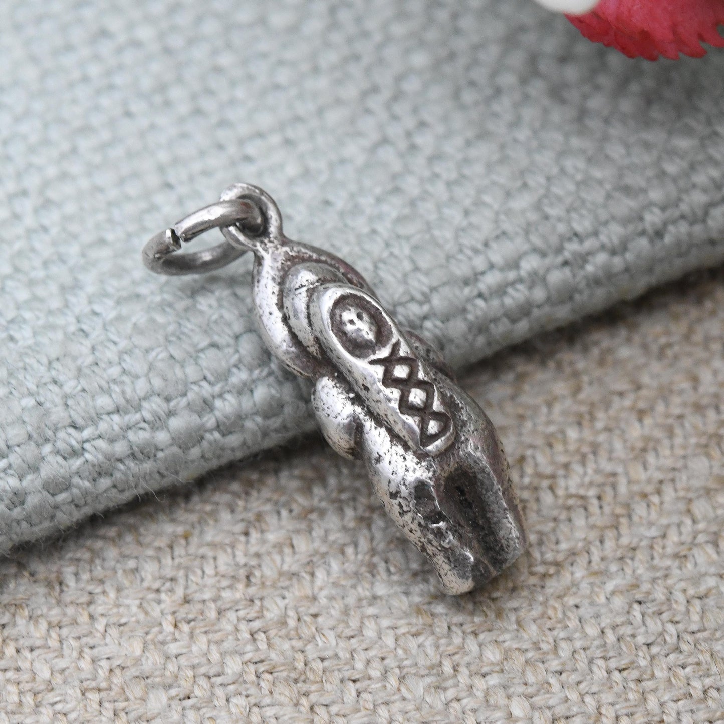 Vintage Sterling Silver Inuit Charm Pendant Mother Carrying Baby on Back - Unusual Detailed Charm Bracelet Gift | Hooded Figure Snow Suit
