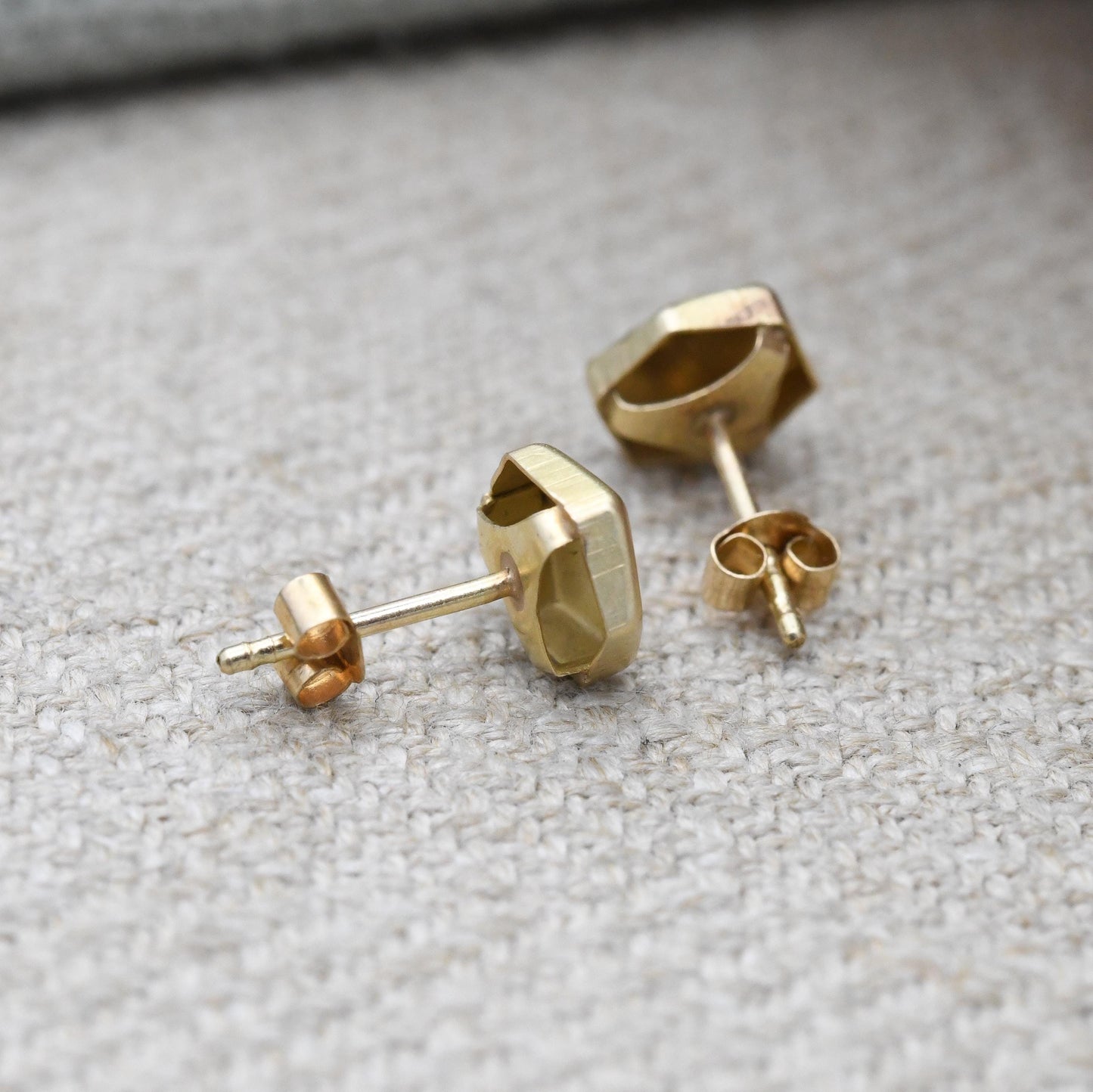 Vintage 9ct Gold Cube Stud Earrings 3D Style c. 1990s - Minimal Brushed Yellow Gold Square Studs | Delicate Gold Jewellery Gift for Her
