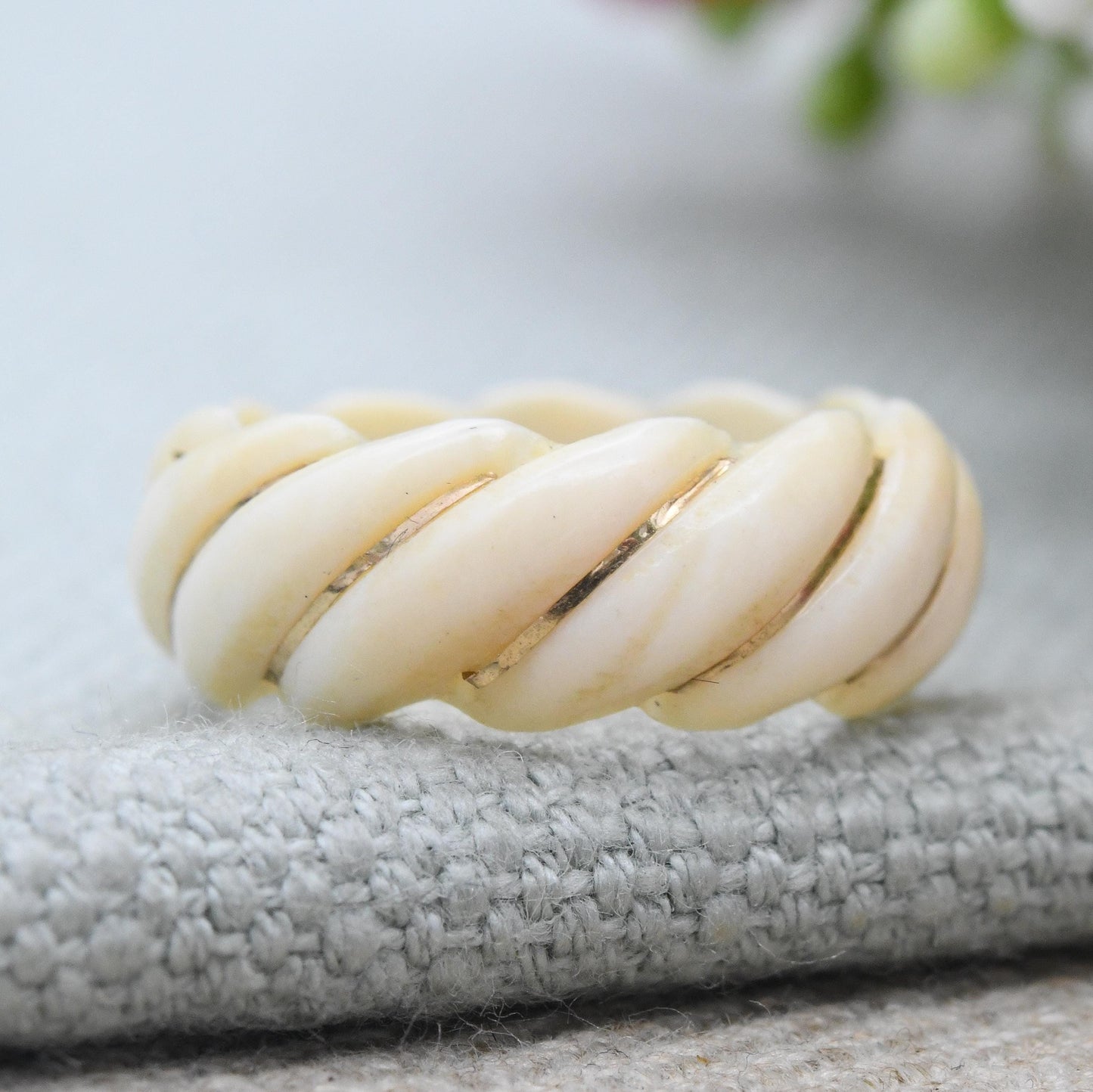 Vintage 9ct Gold Bone Ring Carved Spiral Band - Gold Inlay Wrapped Animal Bone Jewellery | Chunky Band Ring | UK Size - L | US Size - 5 3/4