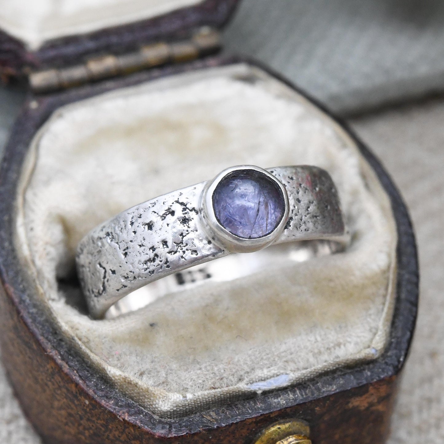 Vintage Sterling Silver Textured Band Ring with Purple Gemstone - Minimalist Studio Design Wide Band Ring | UK Size - N | US Size - 6 3/4