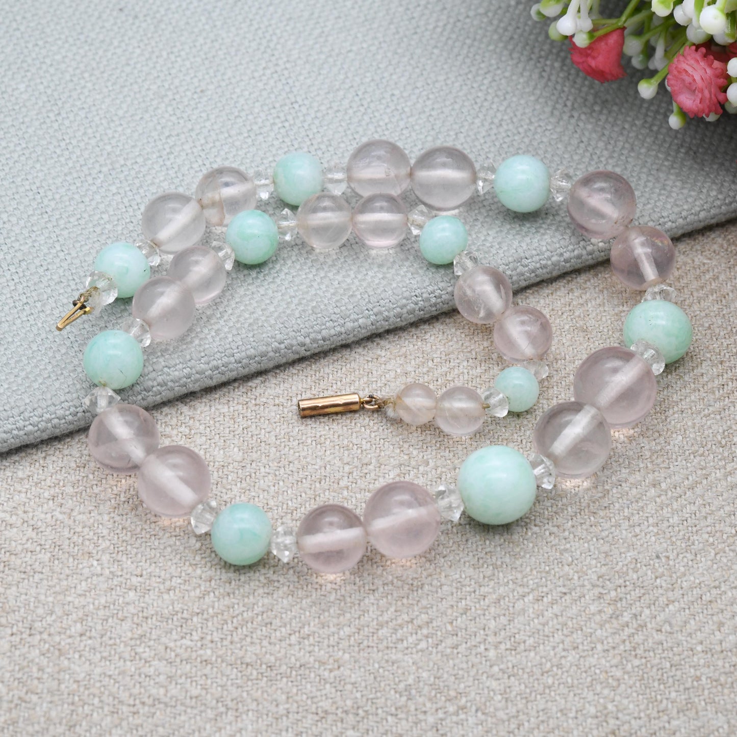 Vintage 9ct Gold Clasp Gemstone Necklace with Rose Quartz - Graduated Round Gem Beads Pink and Green Faceted Rock Crystal | Length 36cm 14"