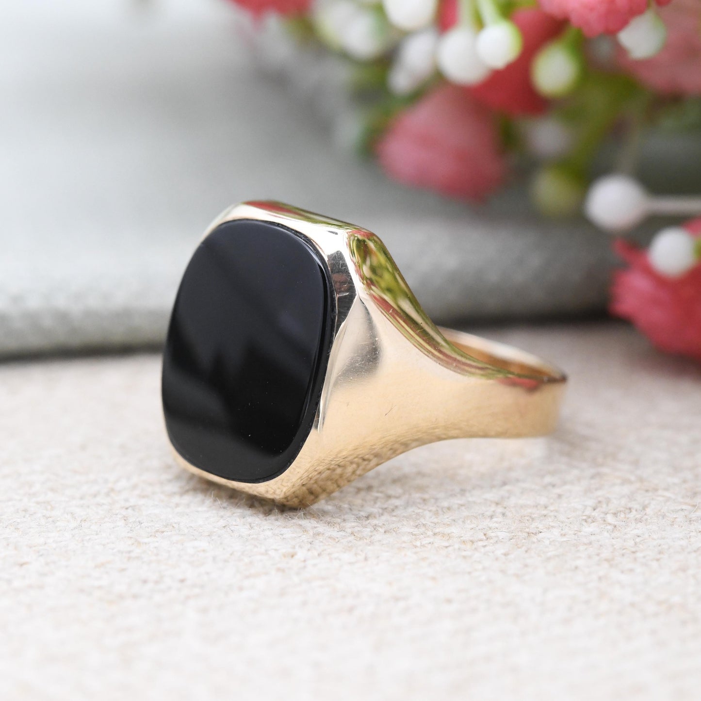 Vintage 9ct Gold Onyx Signet Ring - Large Unisex Yellow Gold and Black Jewellery Gift for Him Square | UK Size - U 1/2 | US Size - 10 1/4