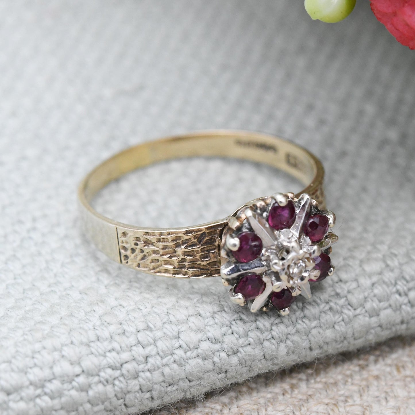 Vintage 9ct Gold Ruby Diamond Floral Cluster Ring 1976 Mid-Century - Textured Shoulders Flower | White Gold | UK Size - P | US Size - 7 3/4