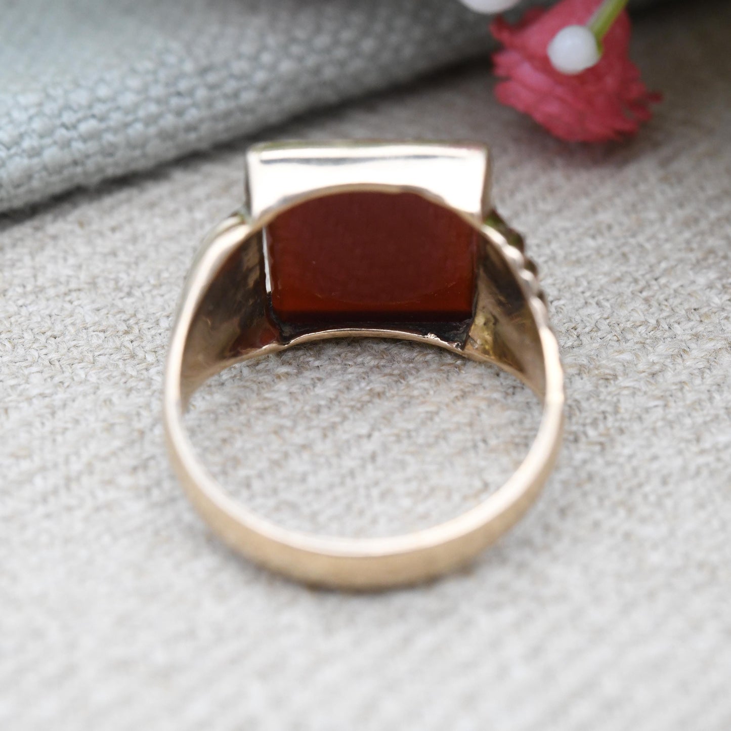 Vintage 9ct Gold Carnelian Signet Ring 1964 with Twisted Shank - Unisex Chunky Solid Gold Blank Gemstone | UK Size - S 1/2 | US Size - 9 1/2