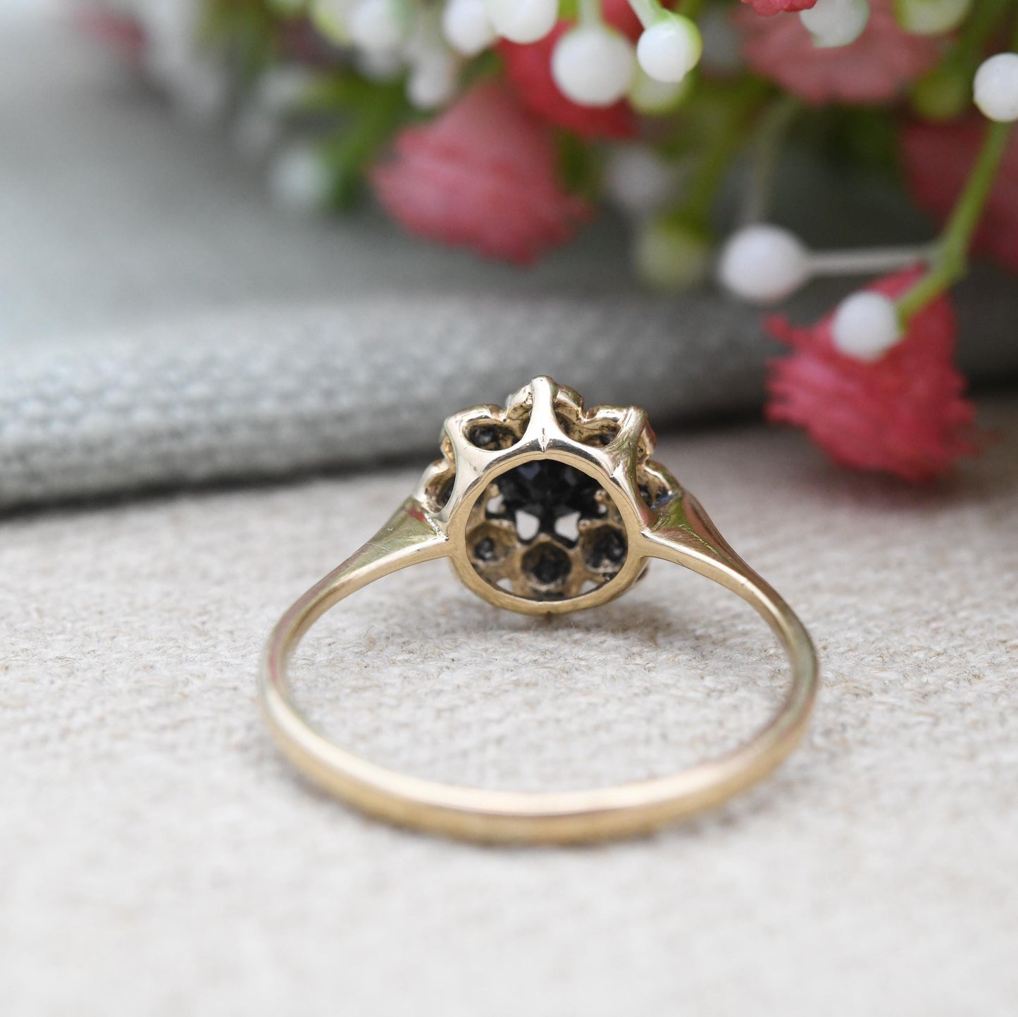Vintage 9ct Gold Diamond Sapphire Floral Halo Ring 1982 - Flower Shaped Statement Deep Blue Engagement | UK Size - S 1/2 | US Size - 9 1/4