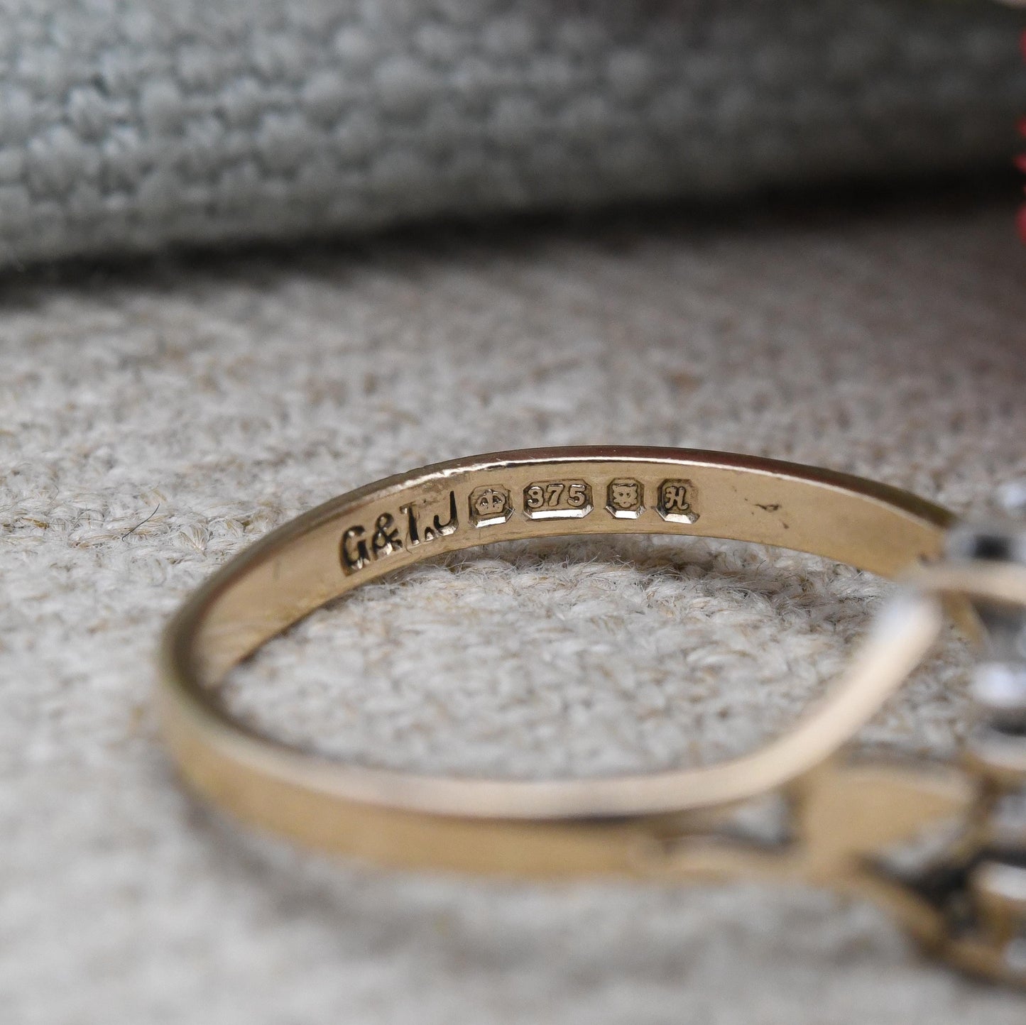 Vintage 9ct Gold CZ Plaque Ring 1982 - Rectangle Shape Setting Pave Ring Solid Gold Jewellery Gift for Her | UK Size - L | US Size - 5 3/4