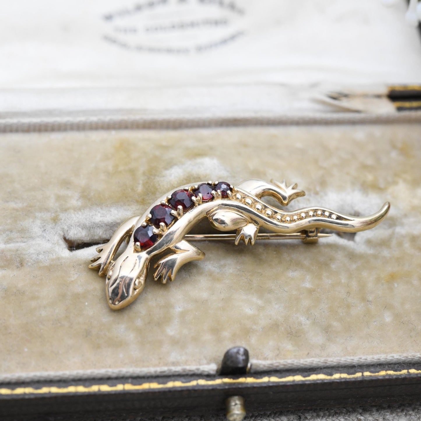 Vintage 9ct Gold and Garnet Lizard Brooch 1990 SJ - Solid Gold Reptile Jewellery | Textured Detail Bar Brooch | Crawling Gecko | Animal Gift