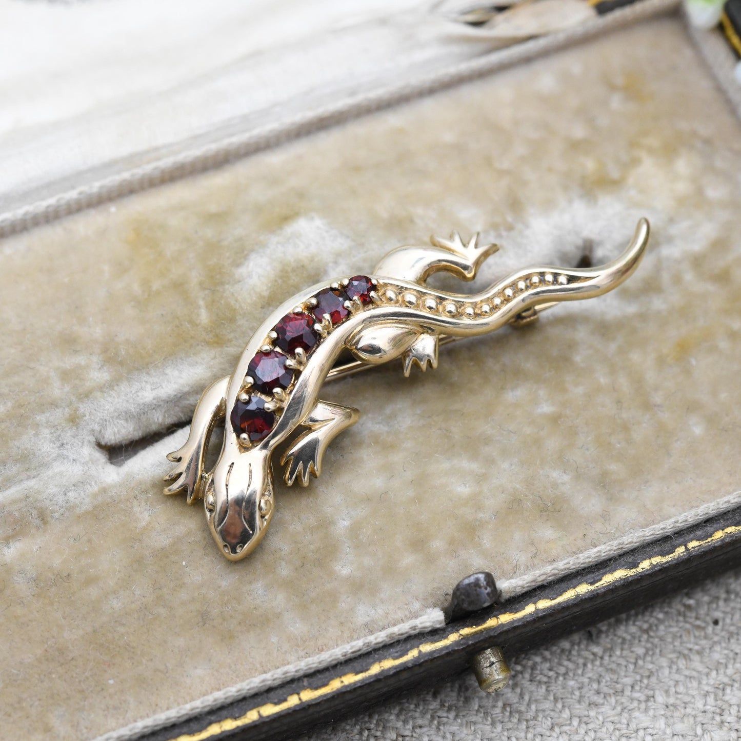 Vintage 9ct Gold and Garnet Lizard Brooch 1990 SJ - Solid Gold Reptile Jewellery | Textured Detail Bar Brooch | Crawling Gecko | Animal Gift