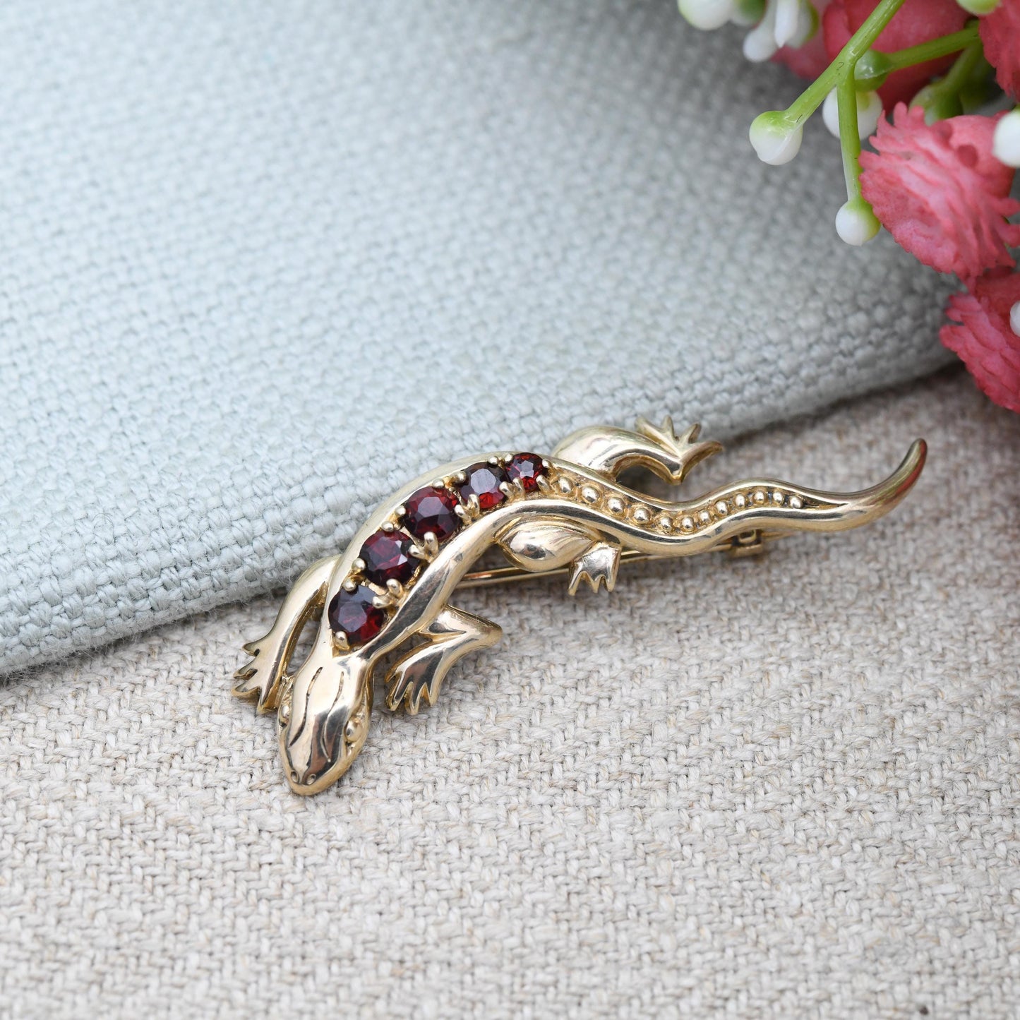 Vintage 9ct Gold and Garnet Lizard Brooch 1990 SJ - Solid Gold Reptile Jewellery | Textured Detail Bar Brooch | Crawling Gecko | Animal Gift