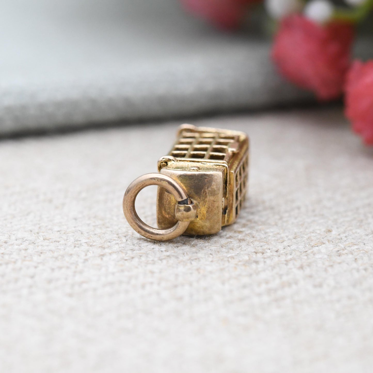 Vintage 9ct Gold Telephone Booth Charm Pendant c. 1970s - Detailed Opening Door Articulated Charm | Old British Public Pay Phone Call Box